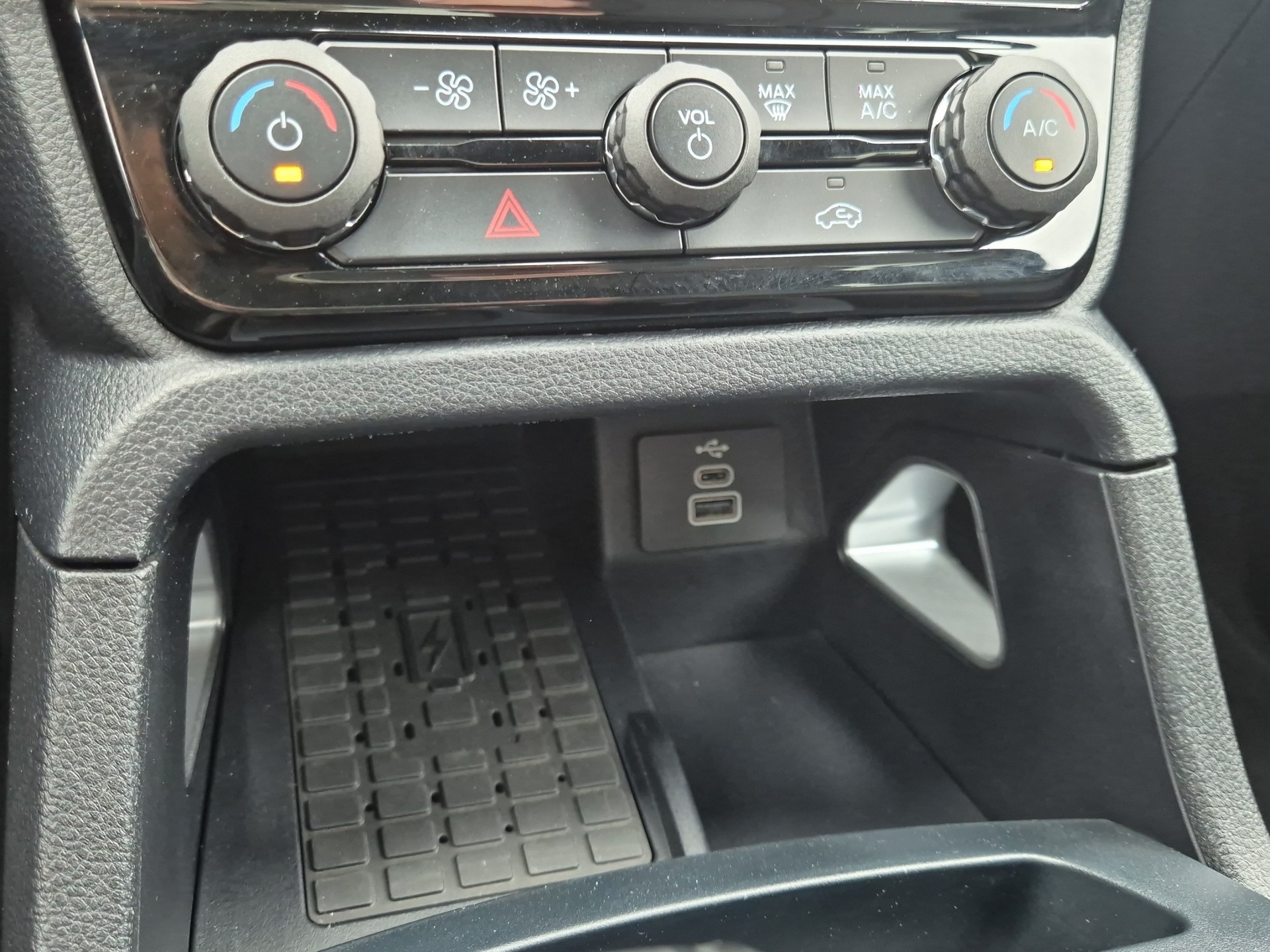 FORD Ranger Wildtrak 3.0 Eco Blue e-4WD Automat-image-16