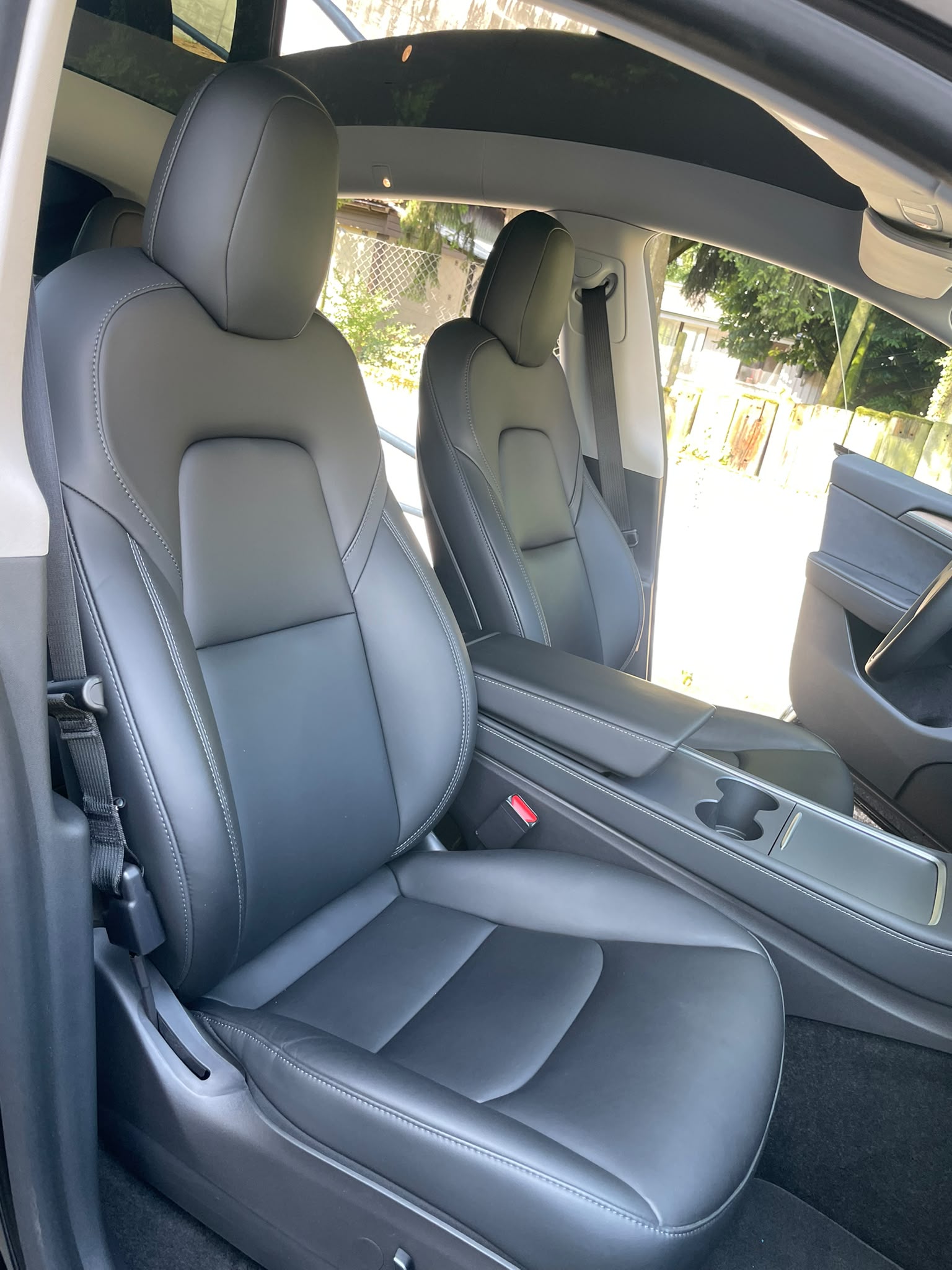 TESLA Y Long Range 533 km (WLTP) 514PS All Black Werksgarantie 53% Rabatt-image-14