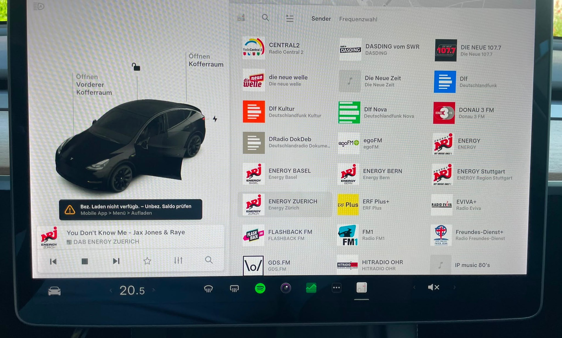 TESLA Y Long Range 533 km (WLTP) 514PS All Black Werksgarantie 53% Rabatt-image-9