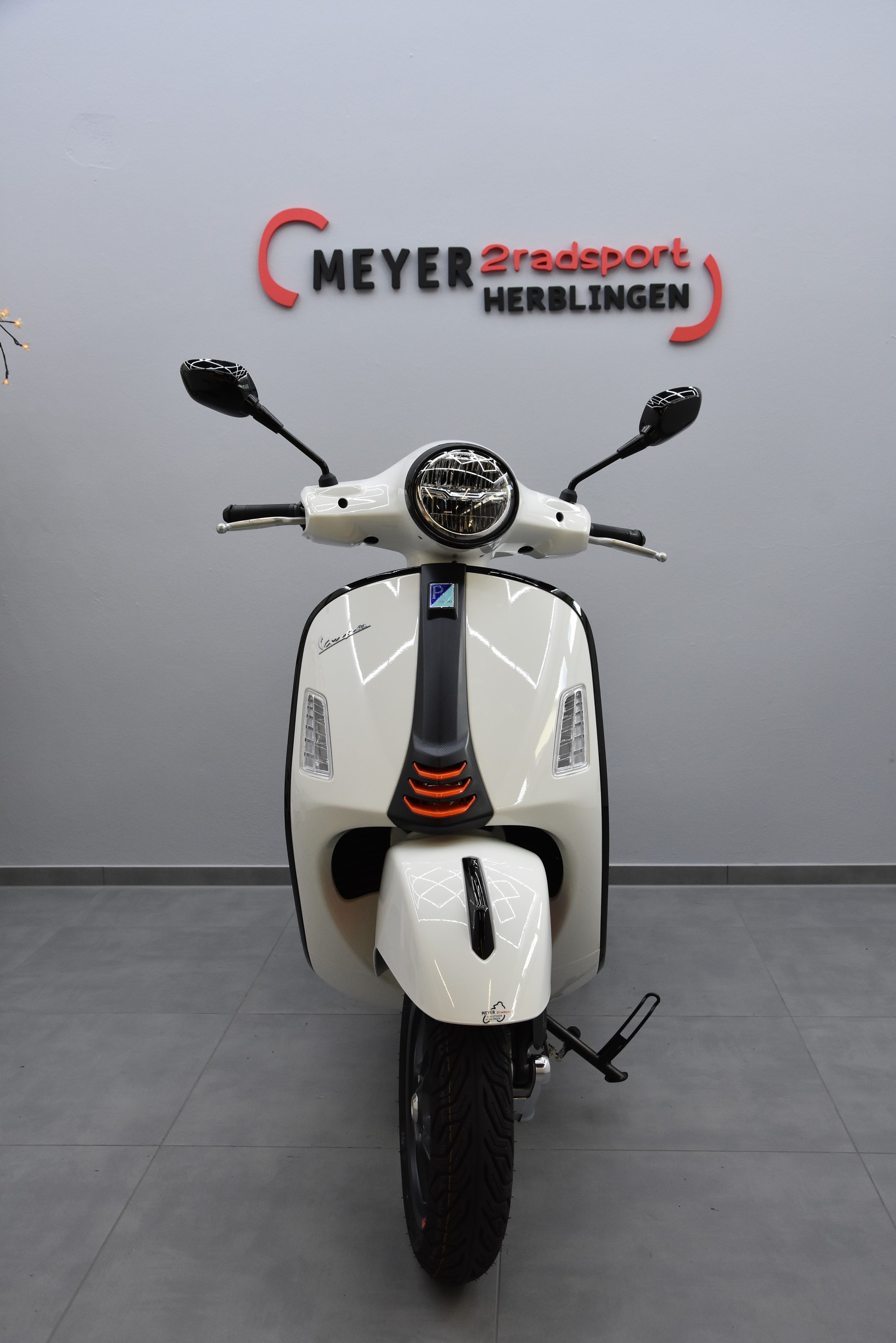 PIAGGIO Vespa GTS 125 Super Sport RST Euro 5+-image-2