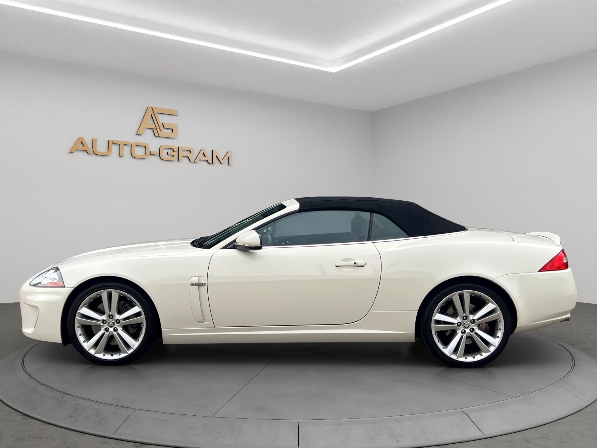 JAGUAR XK 5.0 V8 Automatic-showroom-element-1