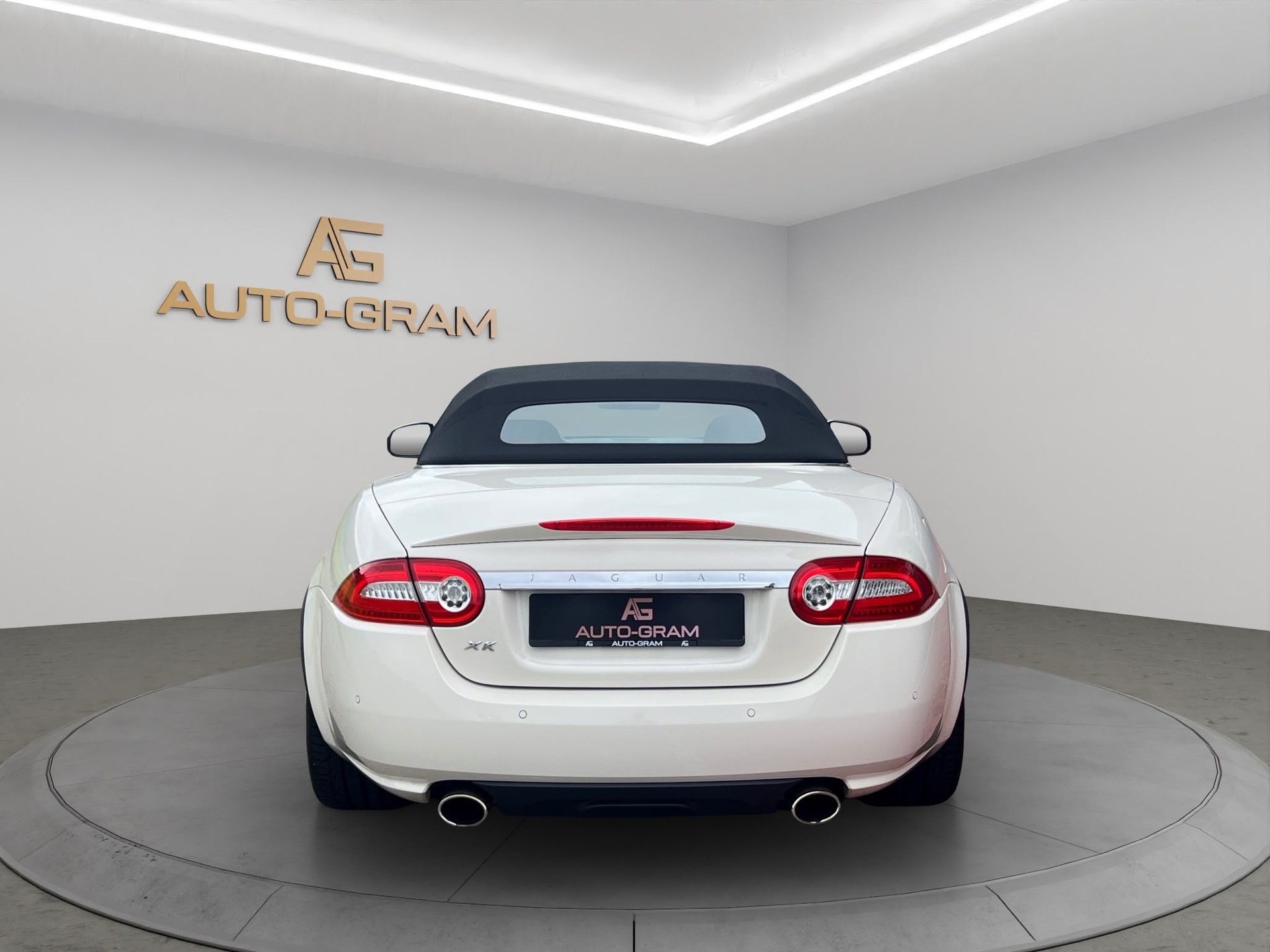 JAGUAR XK 5.0 V8 Automatic-showroom-element-3