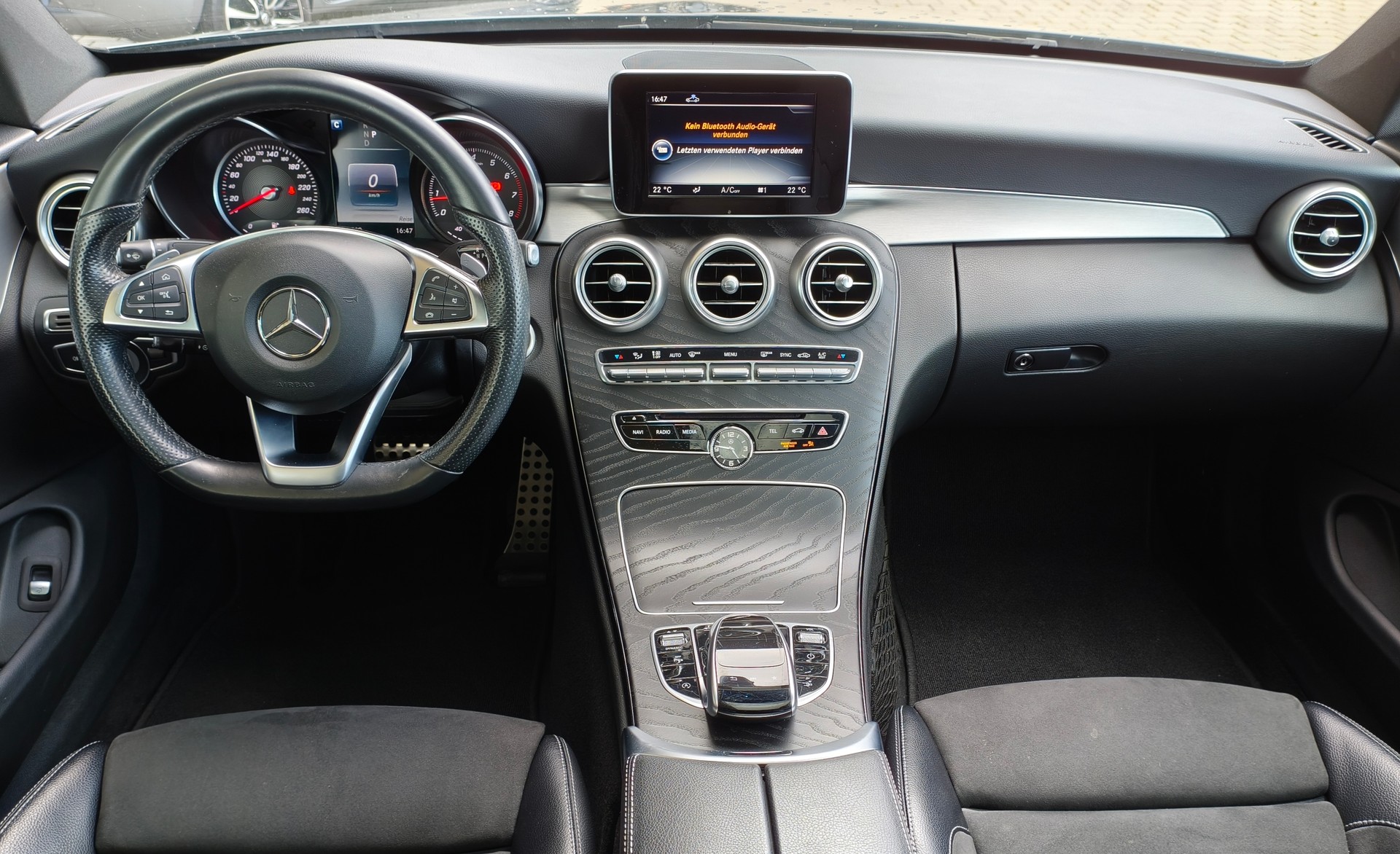 MERCEDES-BENZ C 200 Coupé AMG Line 4Matic 9G-Tronic-image-7