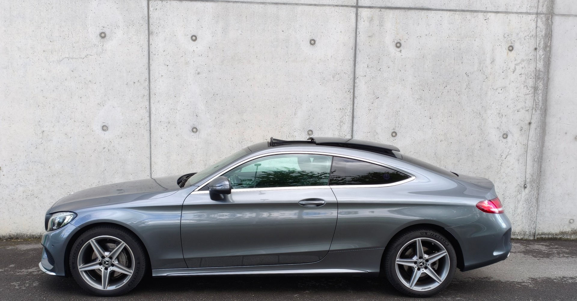 MERCEDES-BENZ C 200 Coupé AMG Line 4Matic 9G-Tronic-image-2