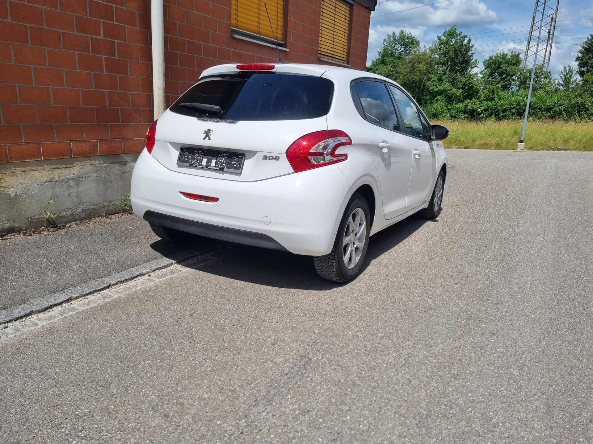 PEUGEOT 208 1.2 VTI Active-image-2