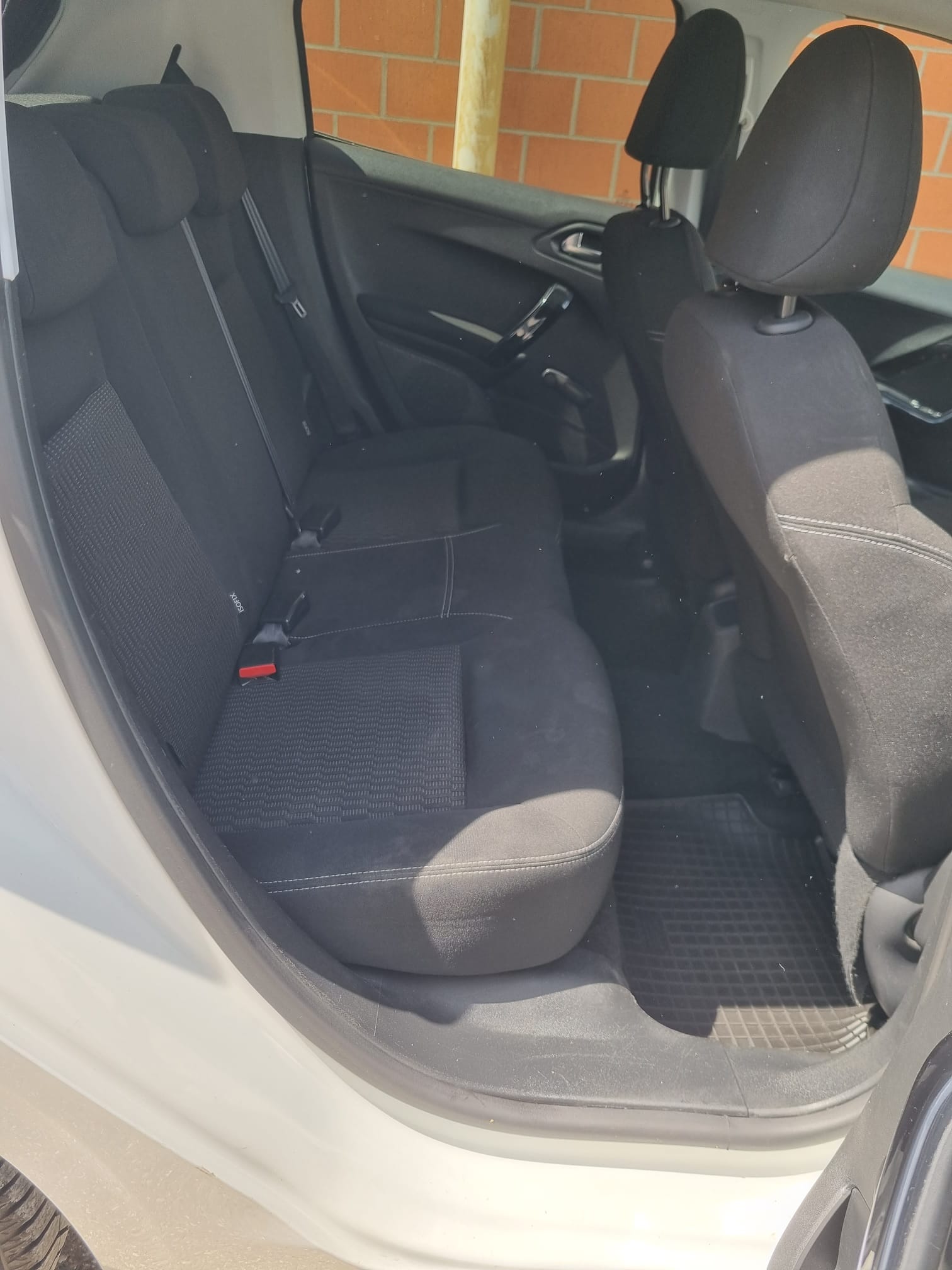 PEUGEOT 208 1.2 VTI Active-image-9