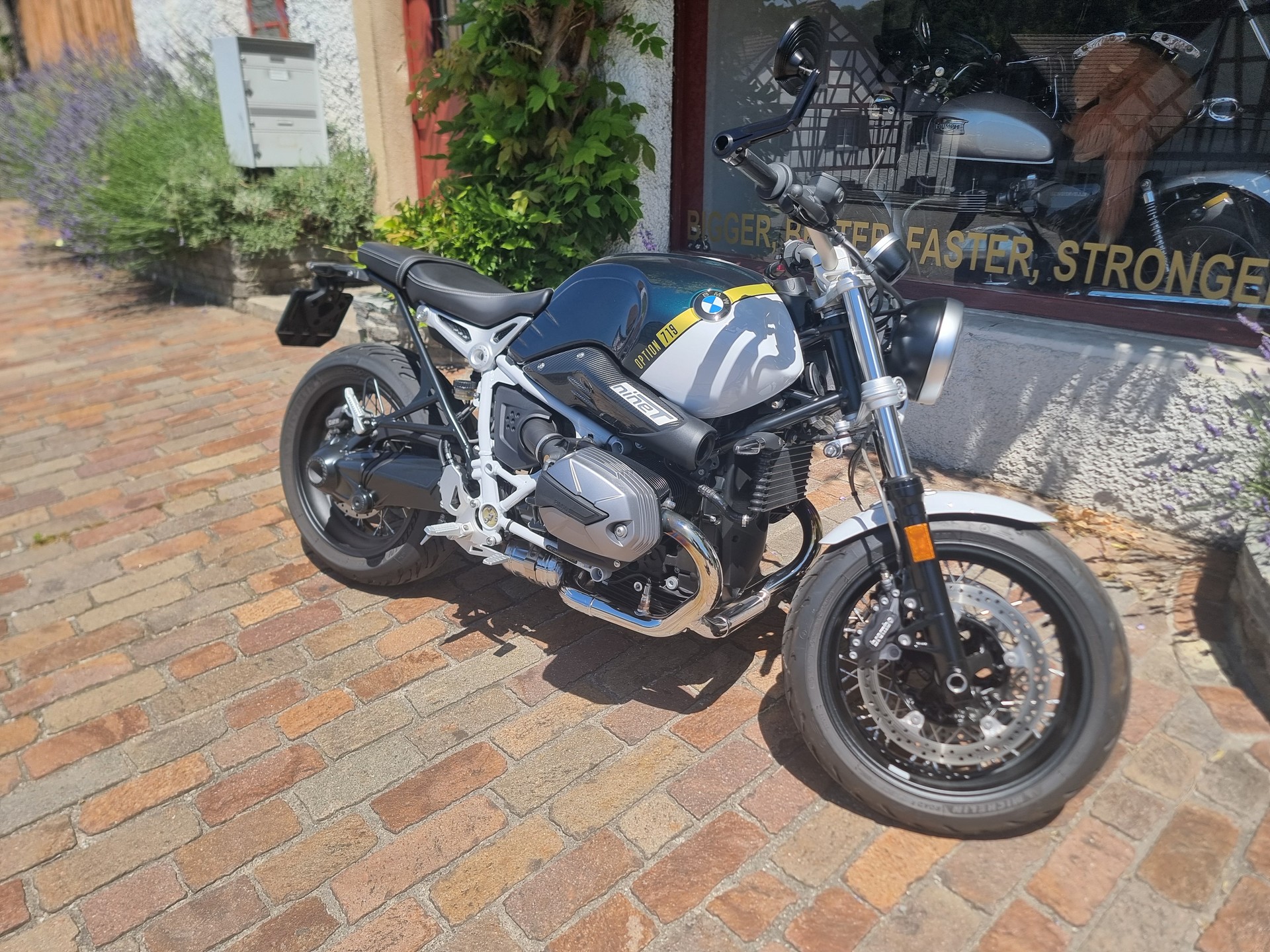 BMW R nineT Pure A2 (35kW)-image-0