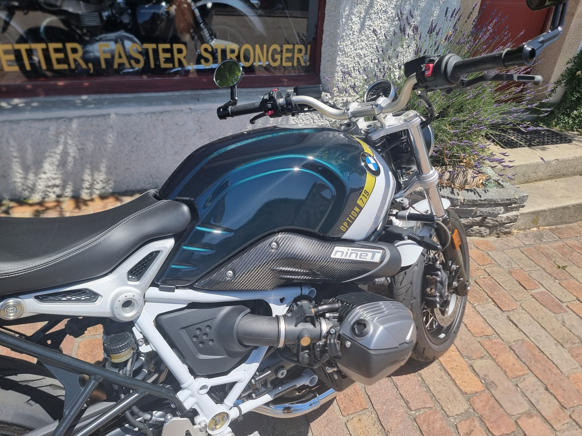 BMW R nineT Pure A2 (35kW)-image-3