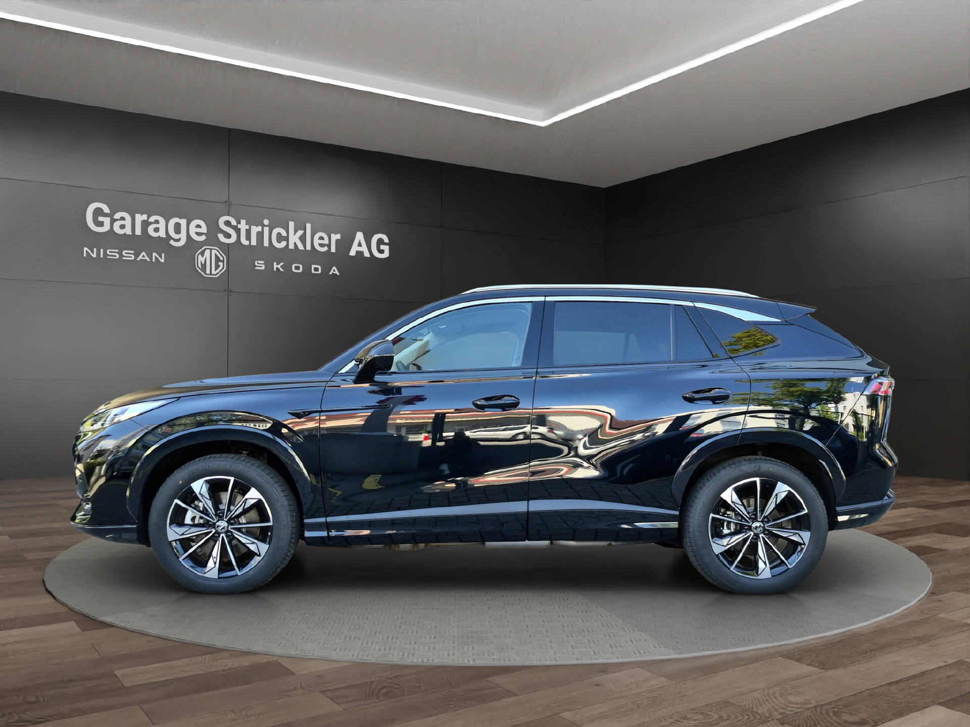 MG HS 1.5 Hybrid Luxury-showroom-element-1