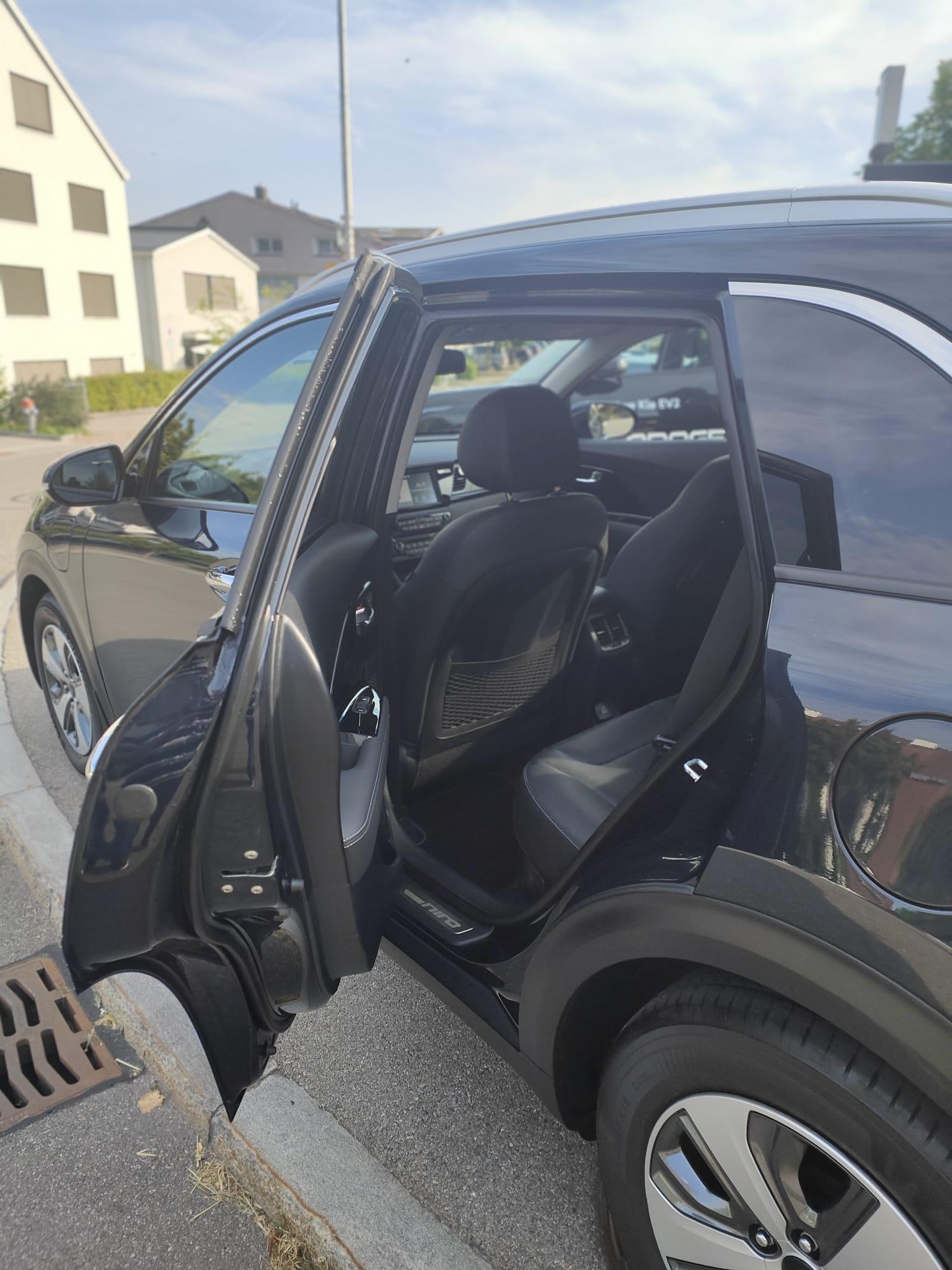 KIA Niro 1.6 GDi Plug-in Hybrid-image-10