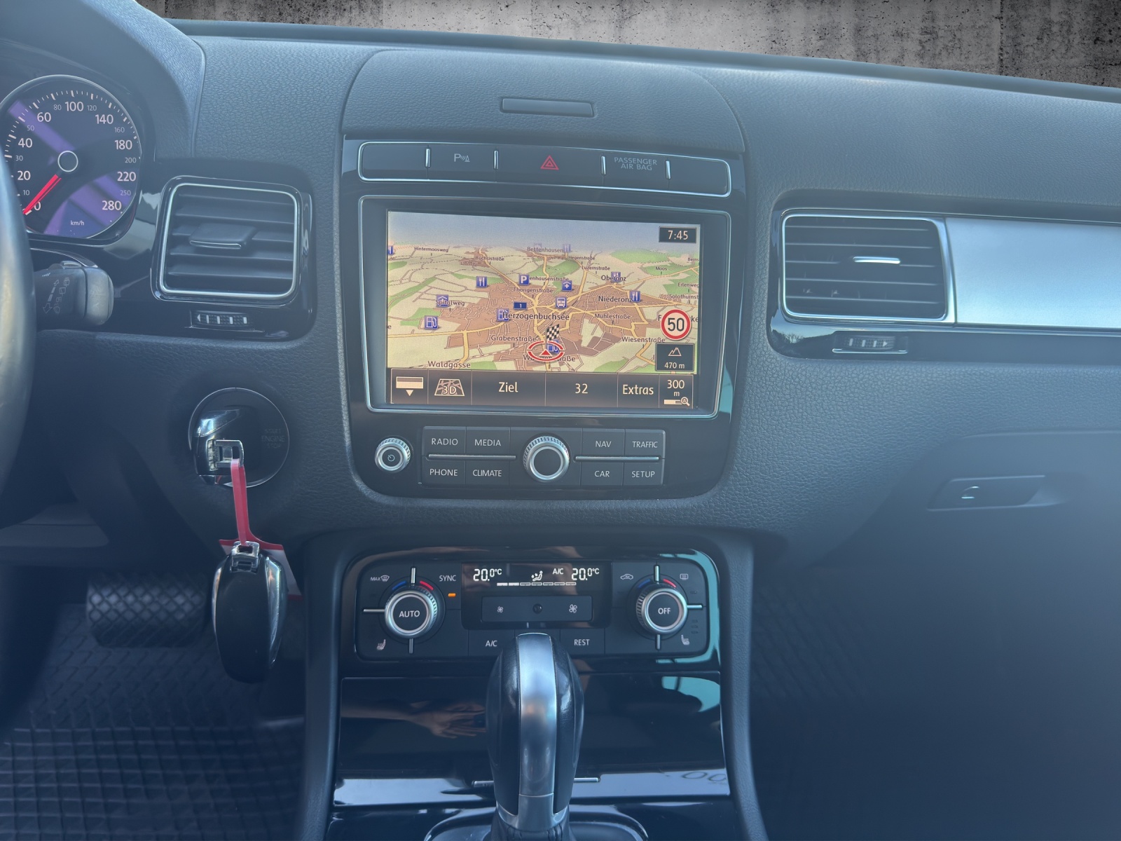 VW Touareg 3.0 TDI BlueMotion Technology Tiptronic-image-15