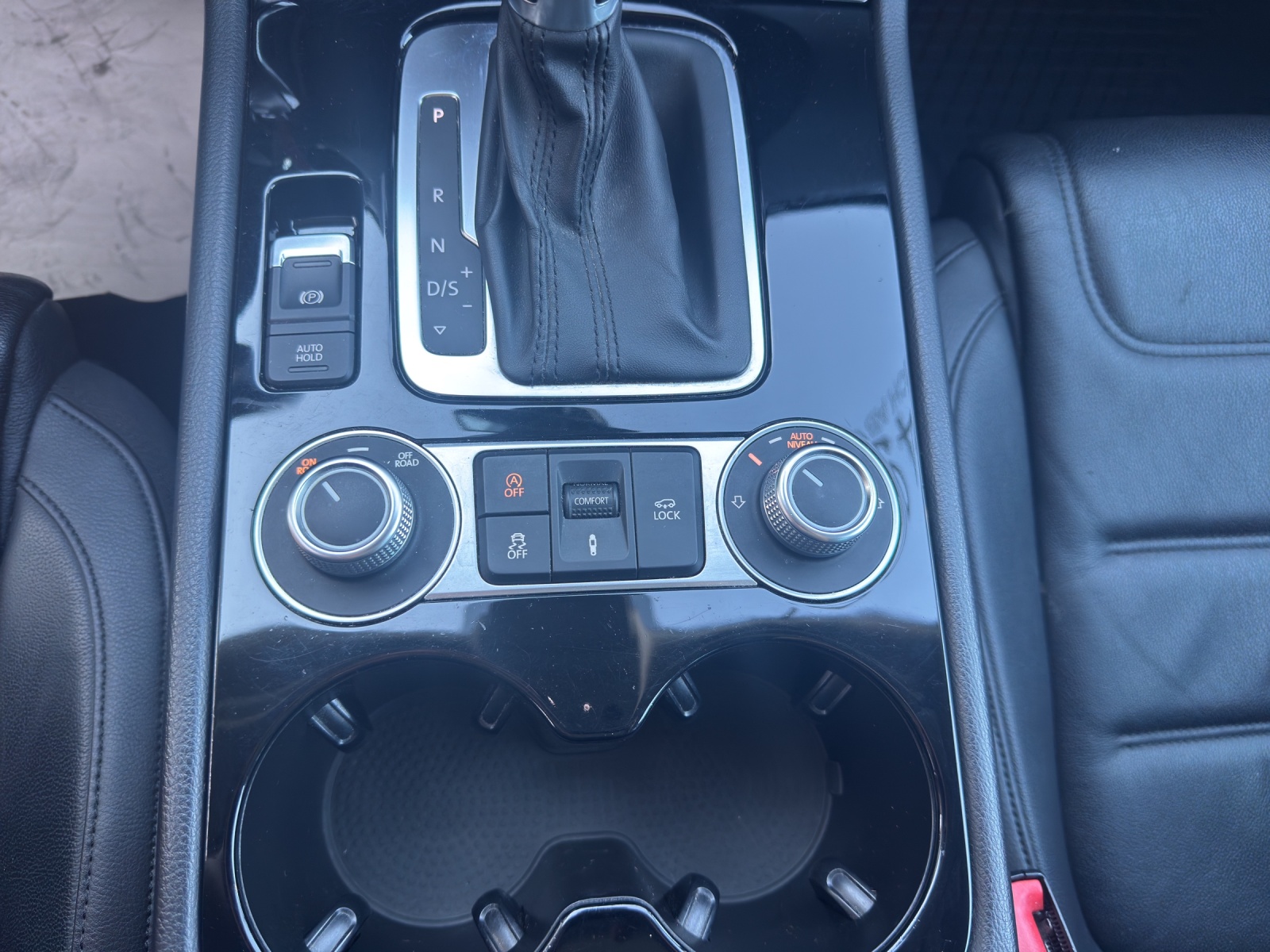 VW Touareg 3.0 TDI BlueMotion Technology Tiptronic-image-24
