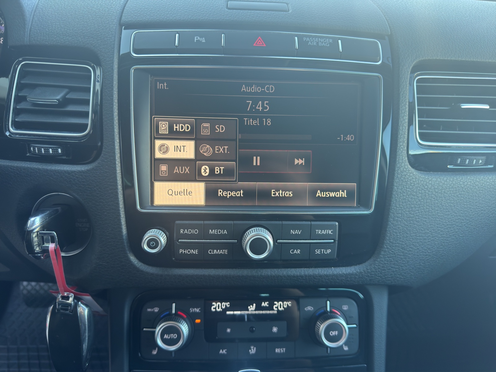 VW Touareg 3.0 TDI BlueMotion Technology Tiptronic-image-16