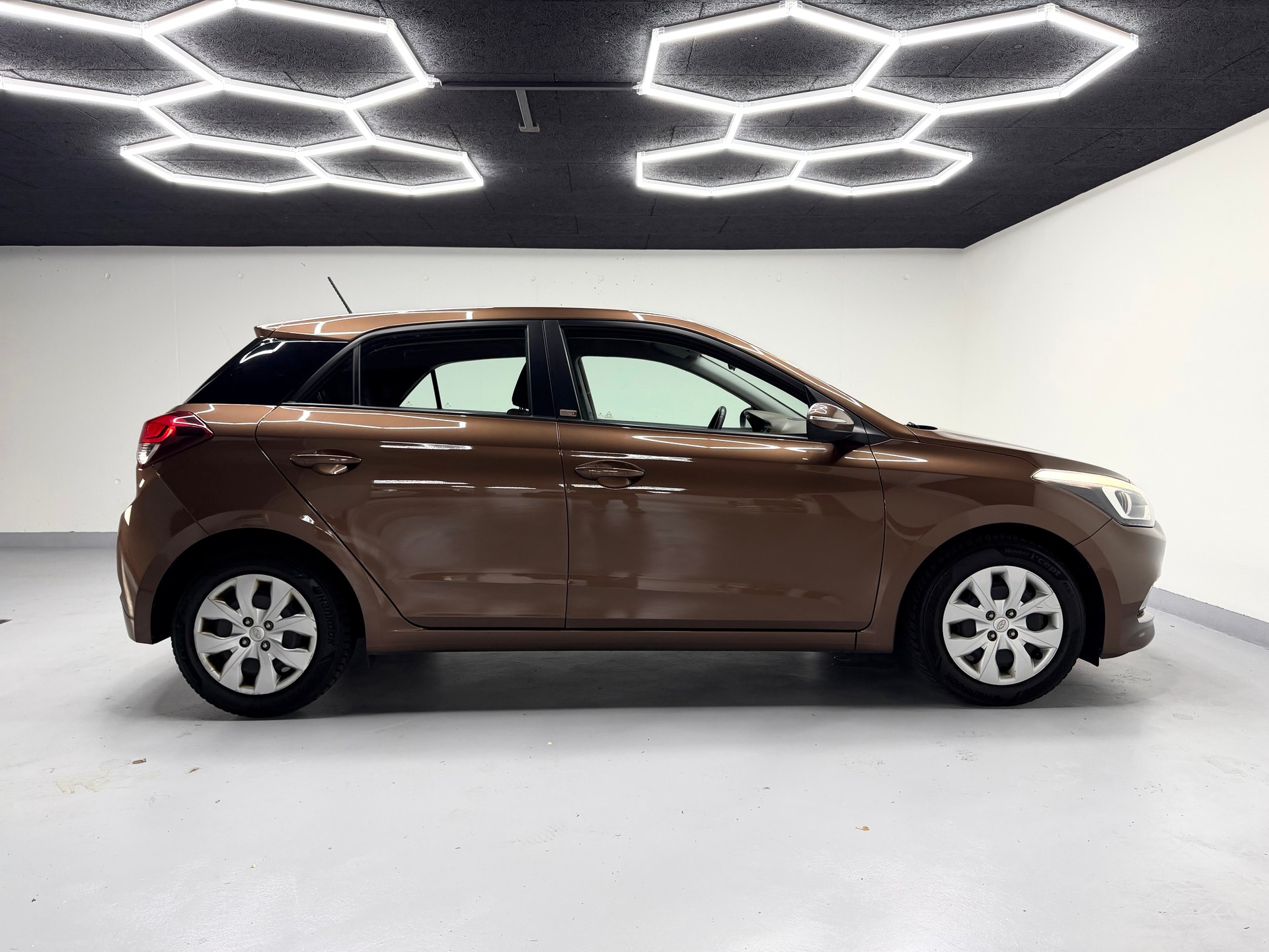 HYUNDAI i20 1.4 Amplia Automatic-showroom-element-3