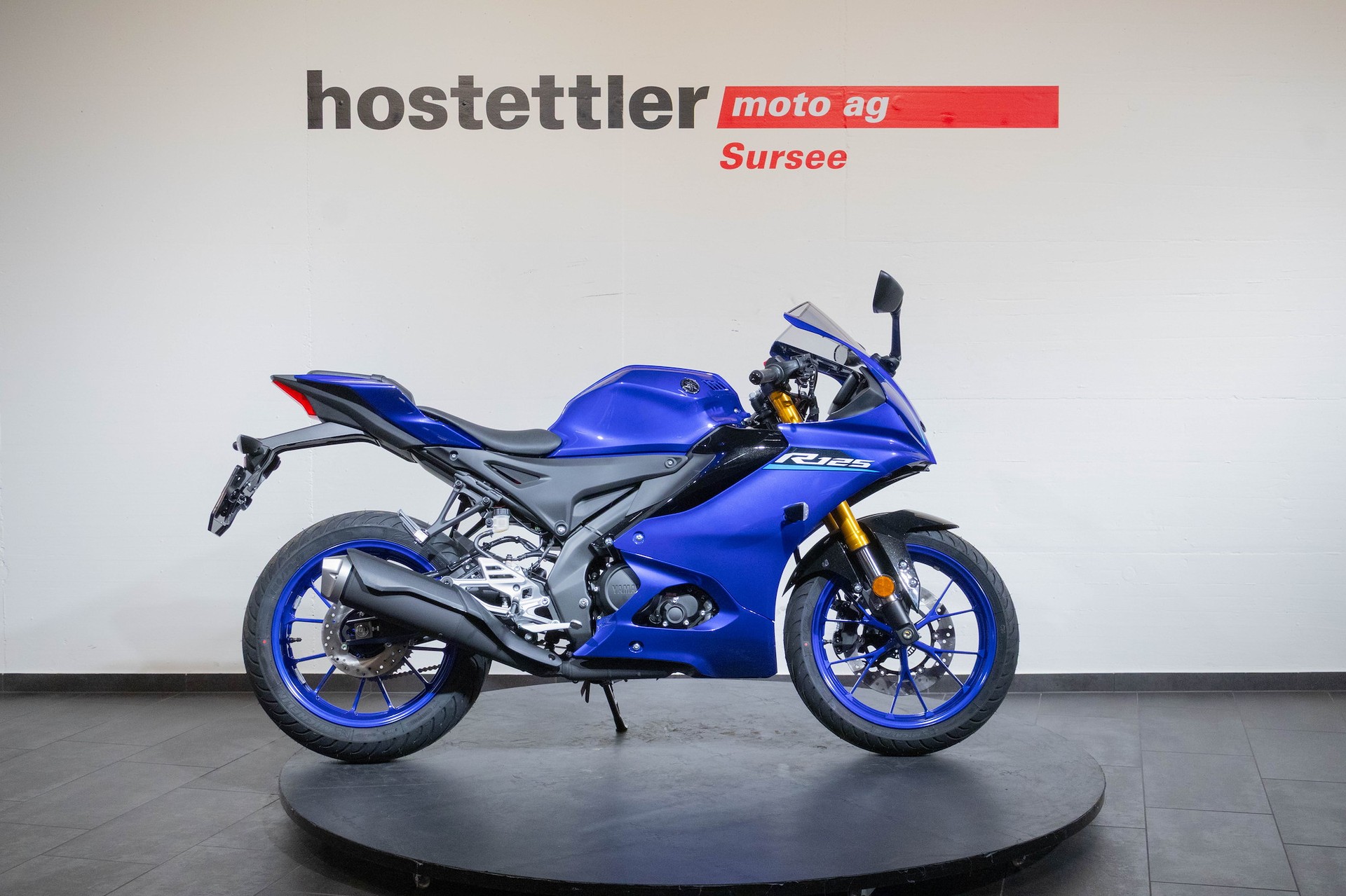 YAMAHA R125-showroom-element-1