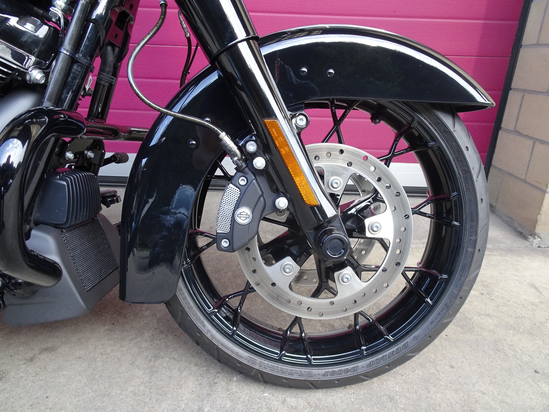 HARLEY-DAVIDSON FLHXS Street Glide Special Black Finish 114-showroom-element-1