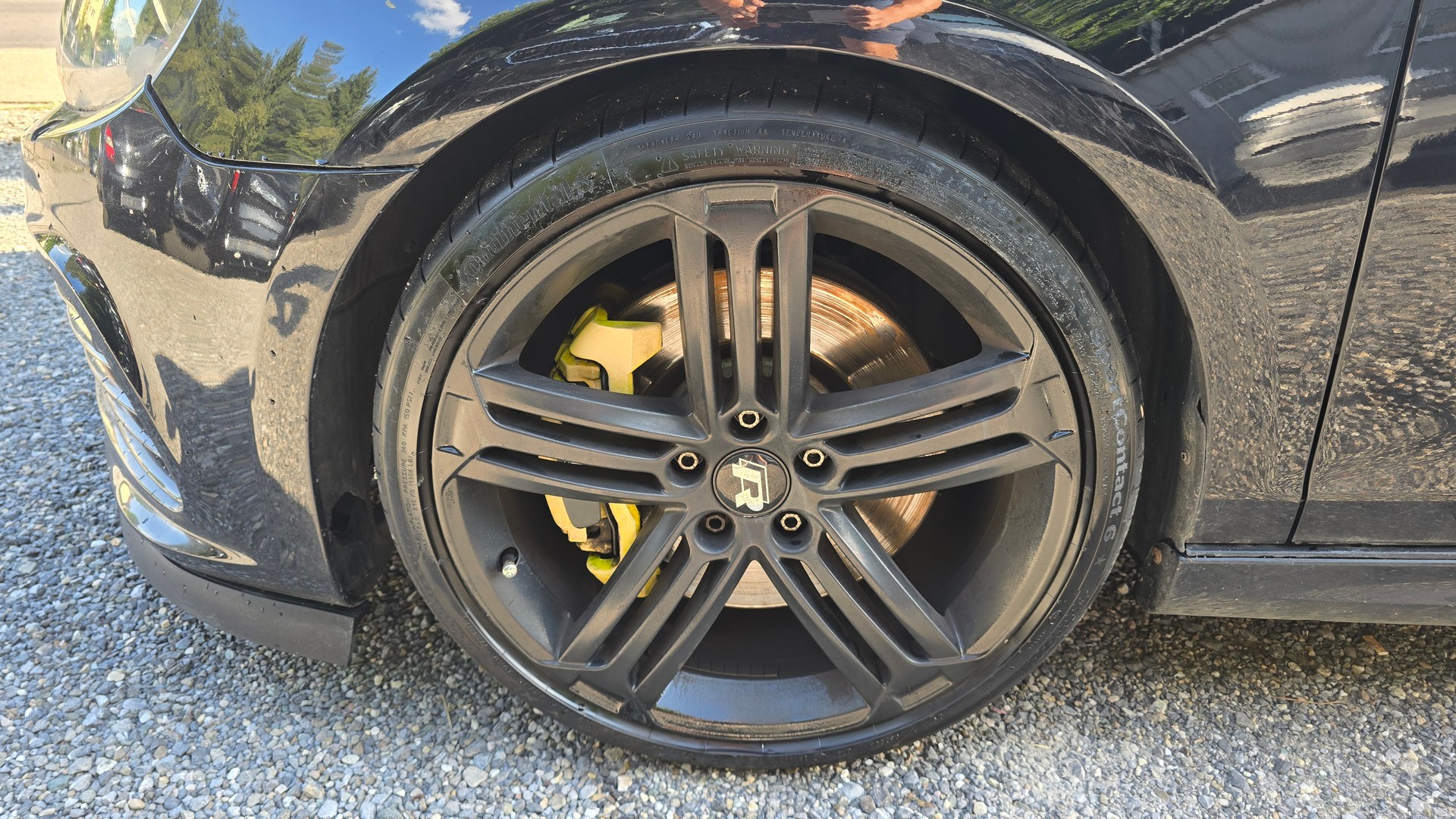 VW Golf 2.0 TSI R 4Motion-image-7