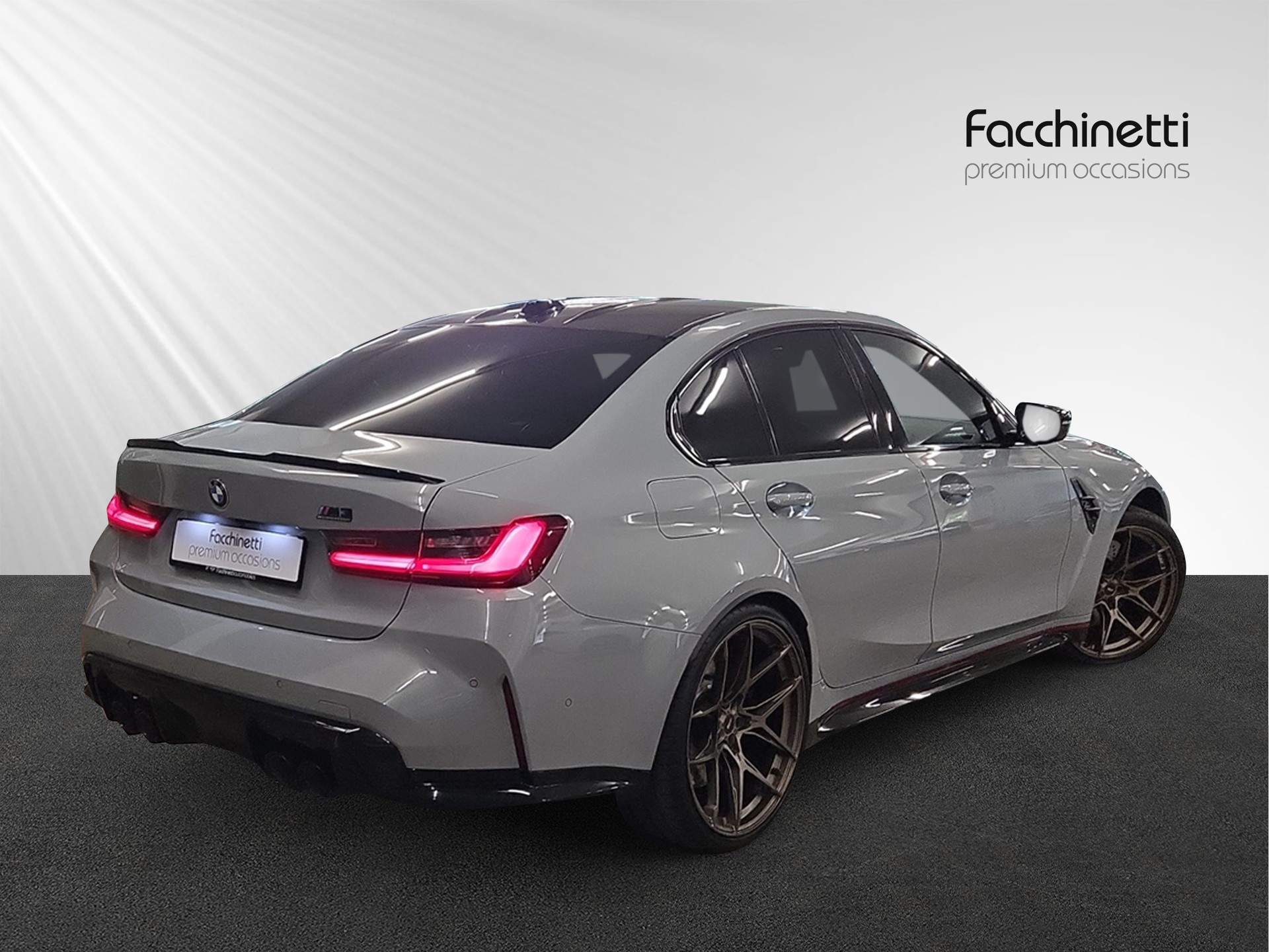 BMW M3 Competition M xDrive-showroom-element-2