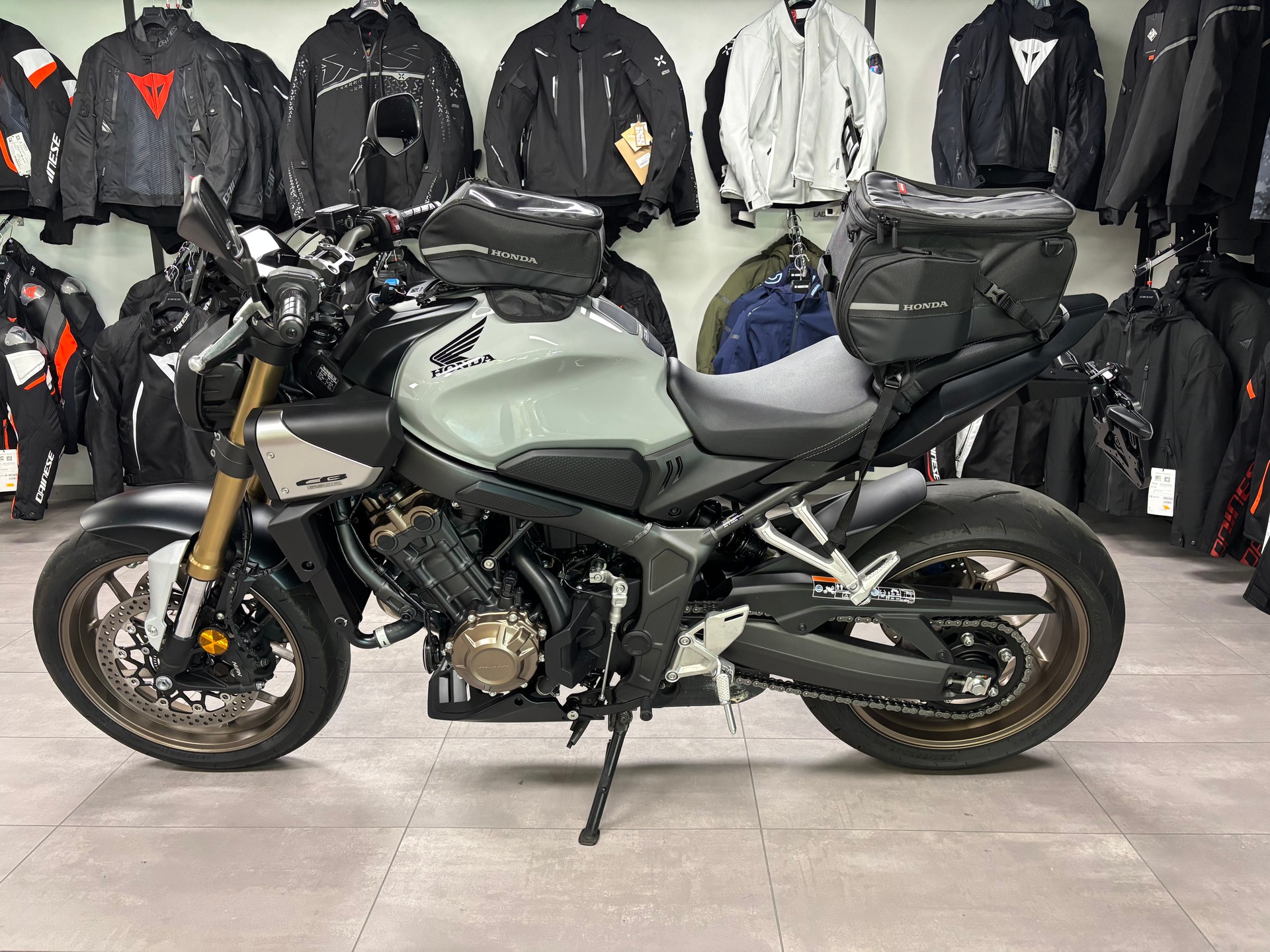 HONDA CB 650 R-image-1