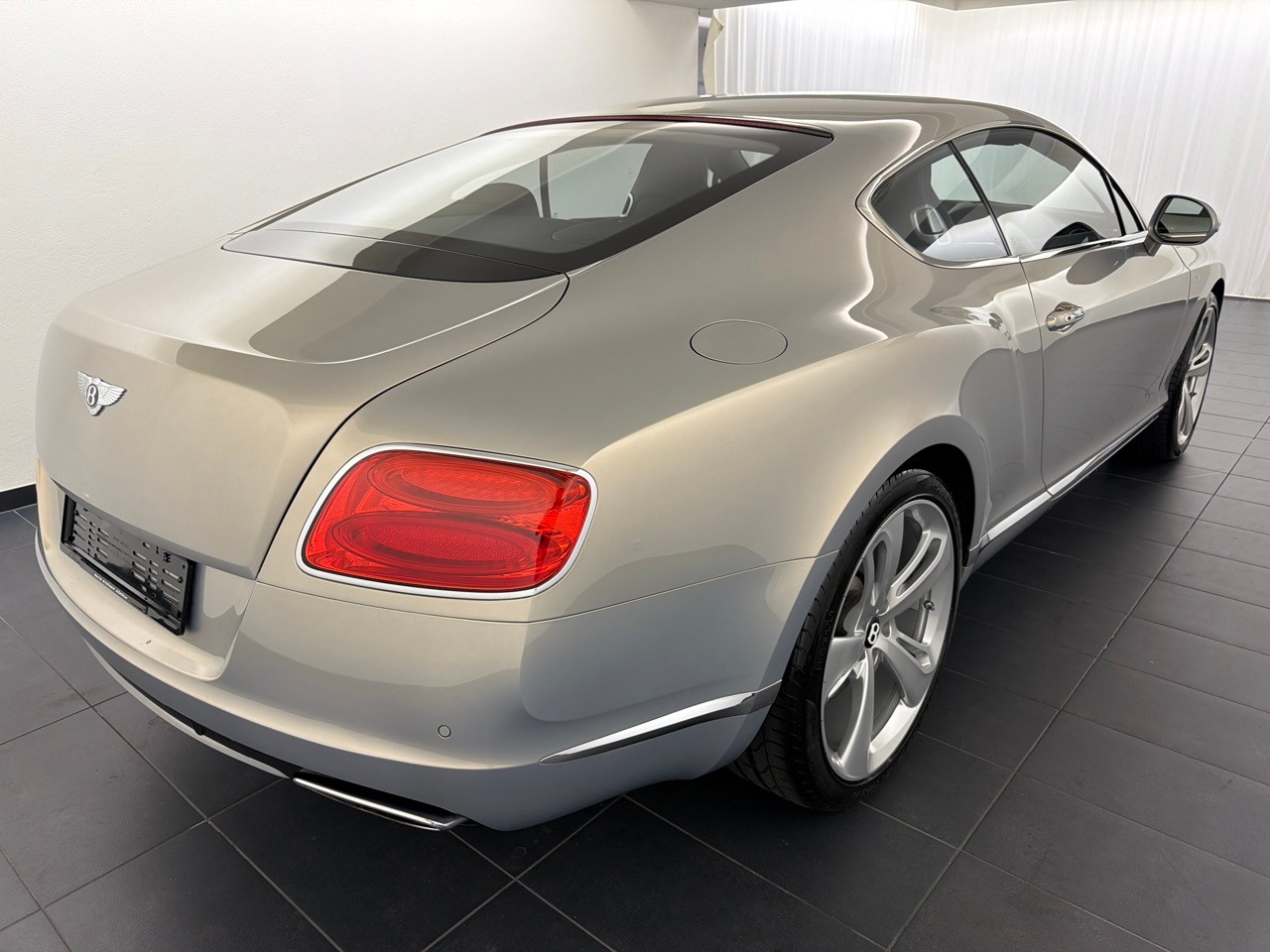 BENTLEY Continental GT 6.0 W12-showroom-element-2