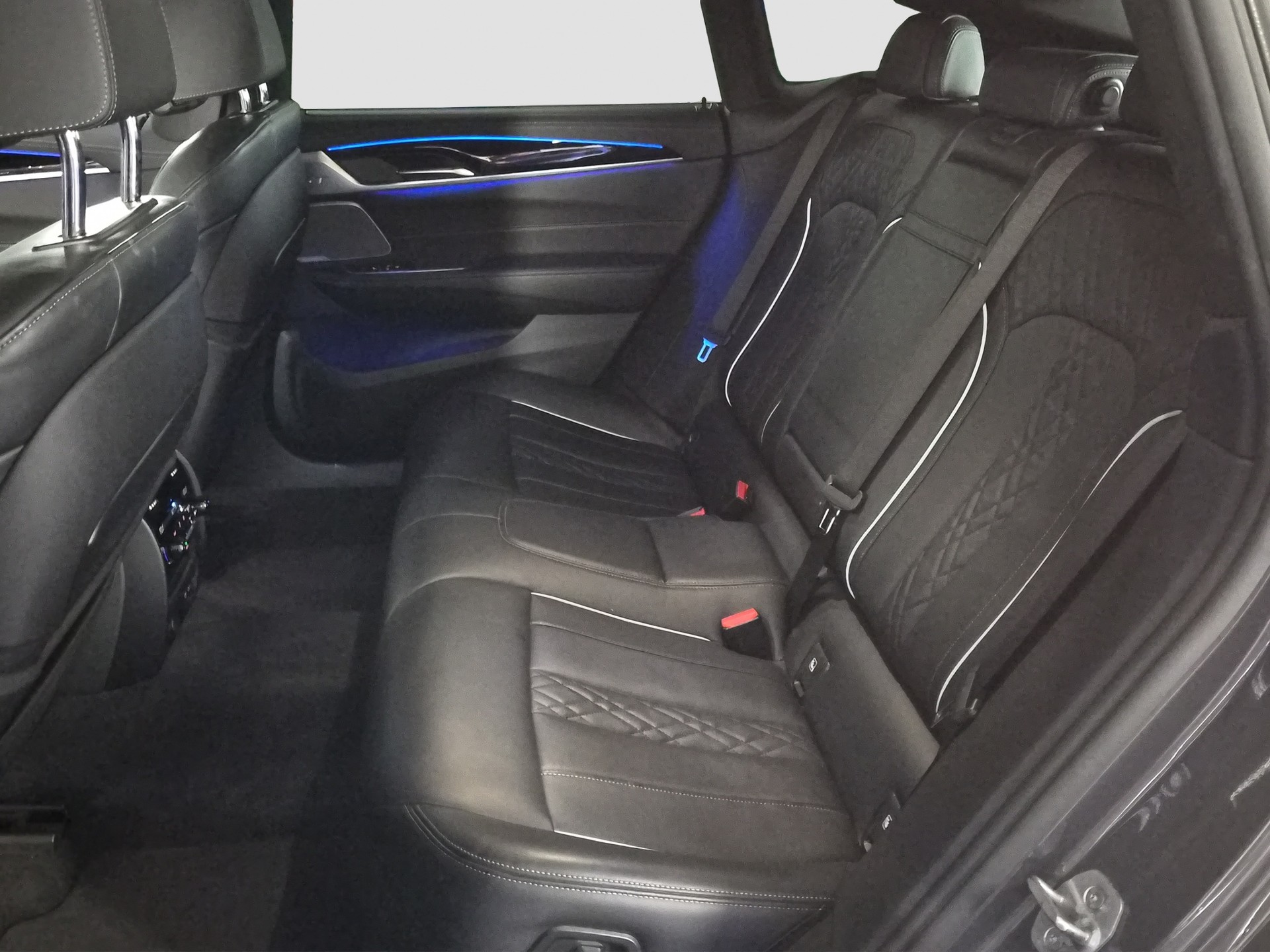 BMW 640d GT xDrive 48V M Sport Steptronic-image-5