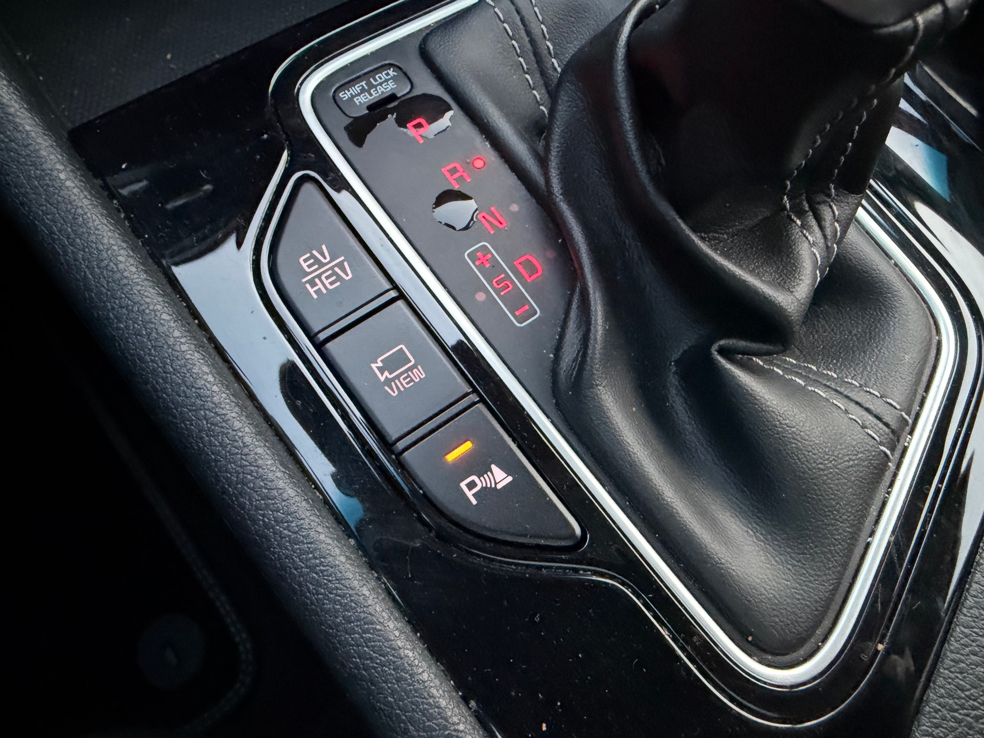 KIA Niro 1.6GDi Plug-in Hybrid Power DCT VÉHICULE SOIGNÉ-image-40