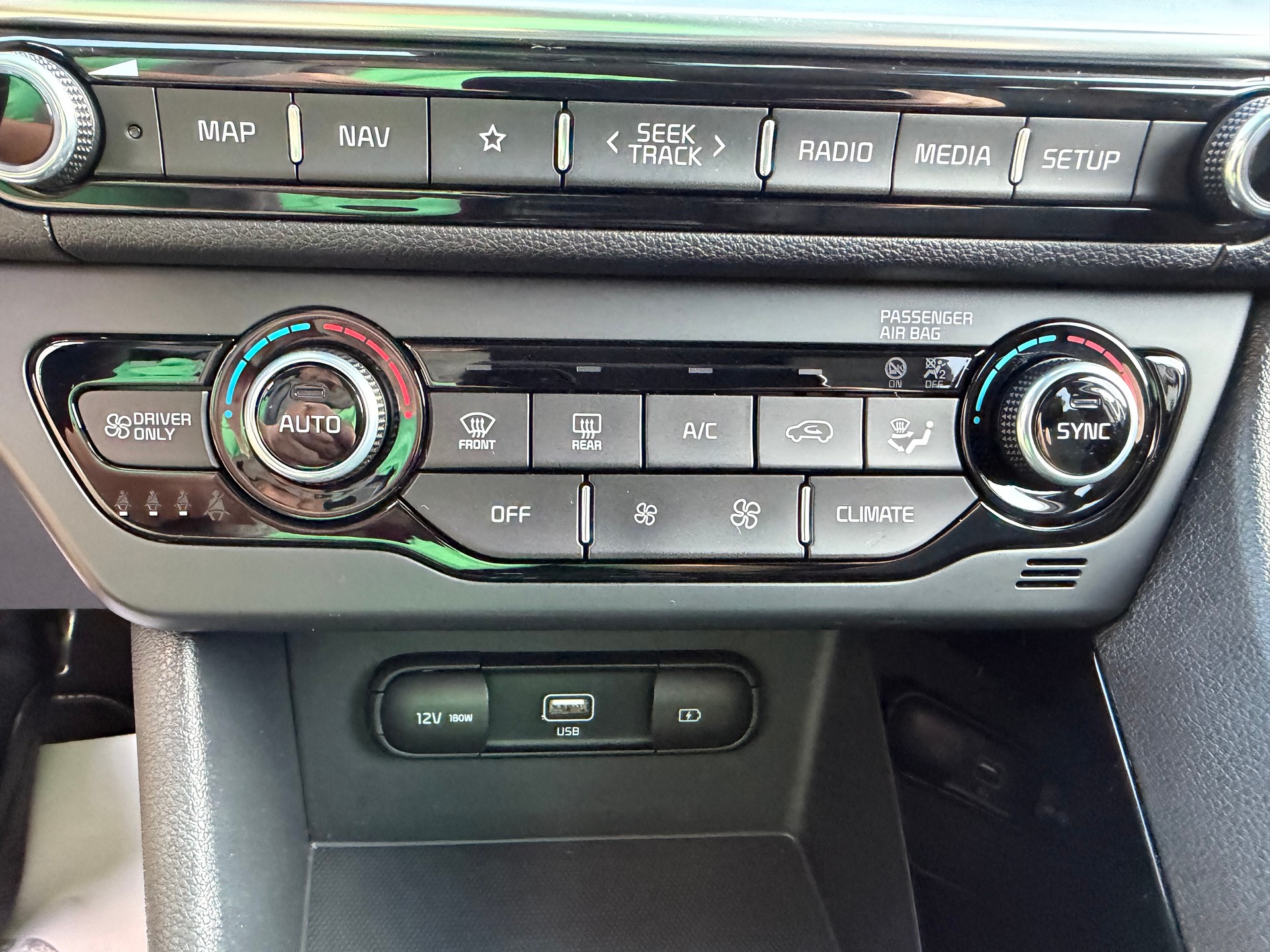 KIA Niro 1.6GDi Plug-in Hybrid Power DCT VÉHICULE SOIGNÉ-image-51