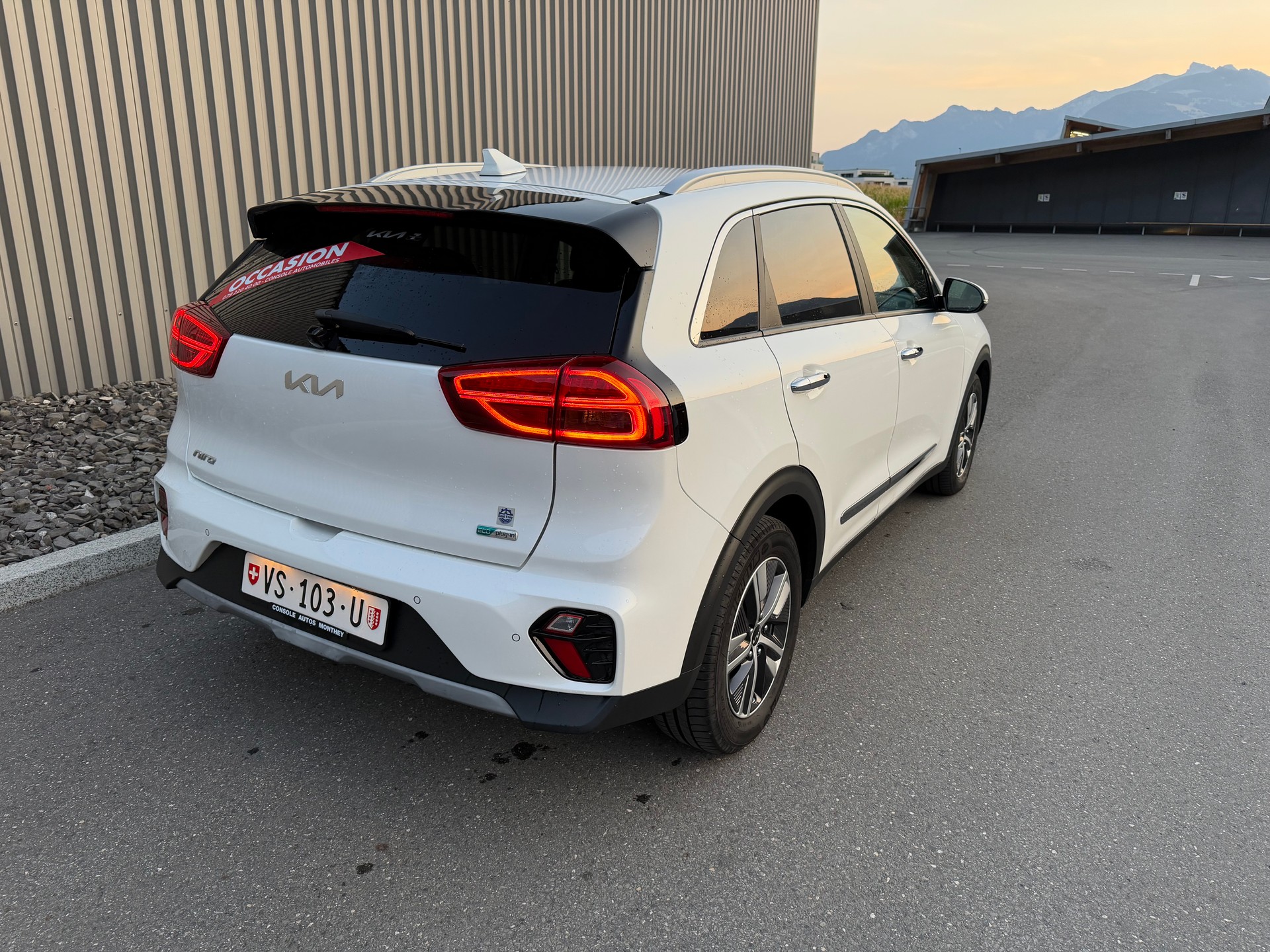 KIA Niro 1.6GDi Plug-in Hybrid Power DCT VÉHICULE SOIGNÉ-image-7