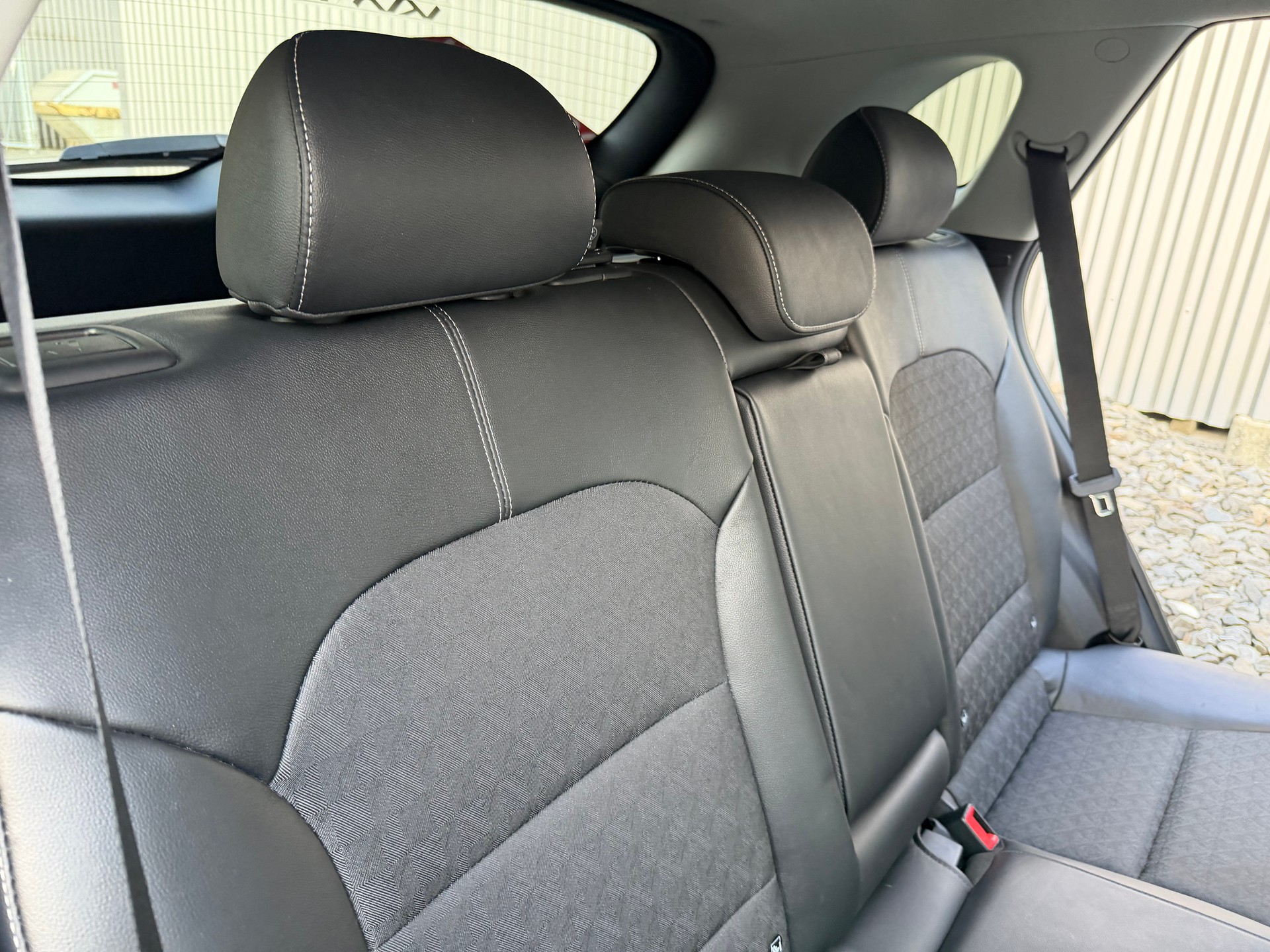 KIA Niro 1.6GDi Plug-in Hybrid Power DCT VÉHICULE SOIGNÉ-image-35