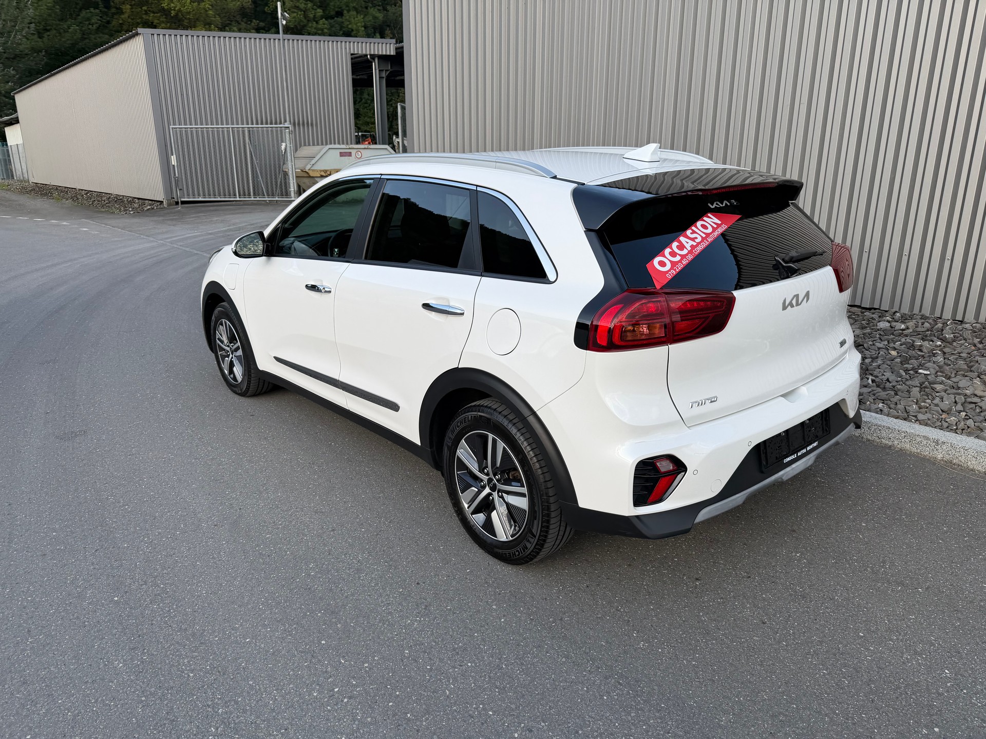 KIA Niro 1.6GDi Plug-in Hybrid Power DCT VÉHICULE SOIGNÉ-showroom-element-2