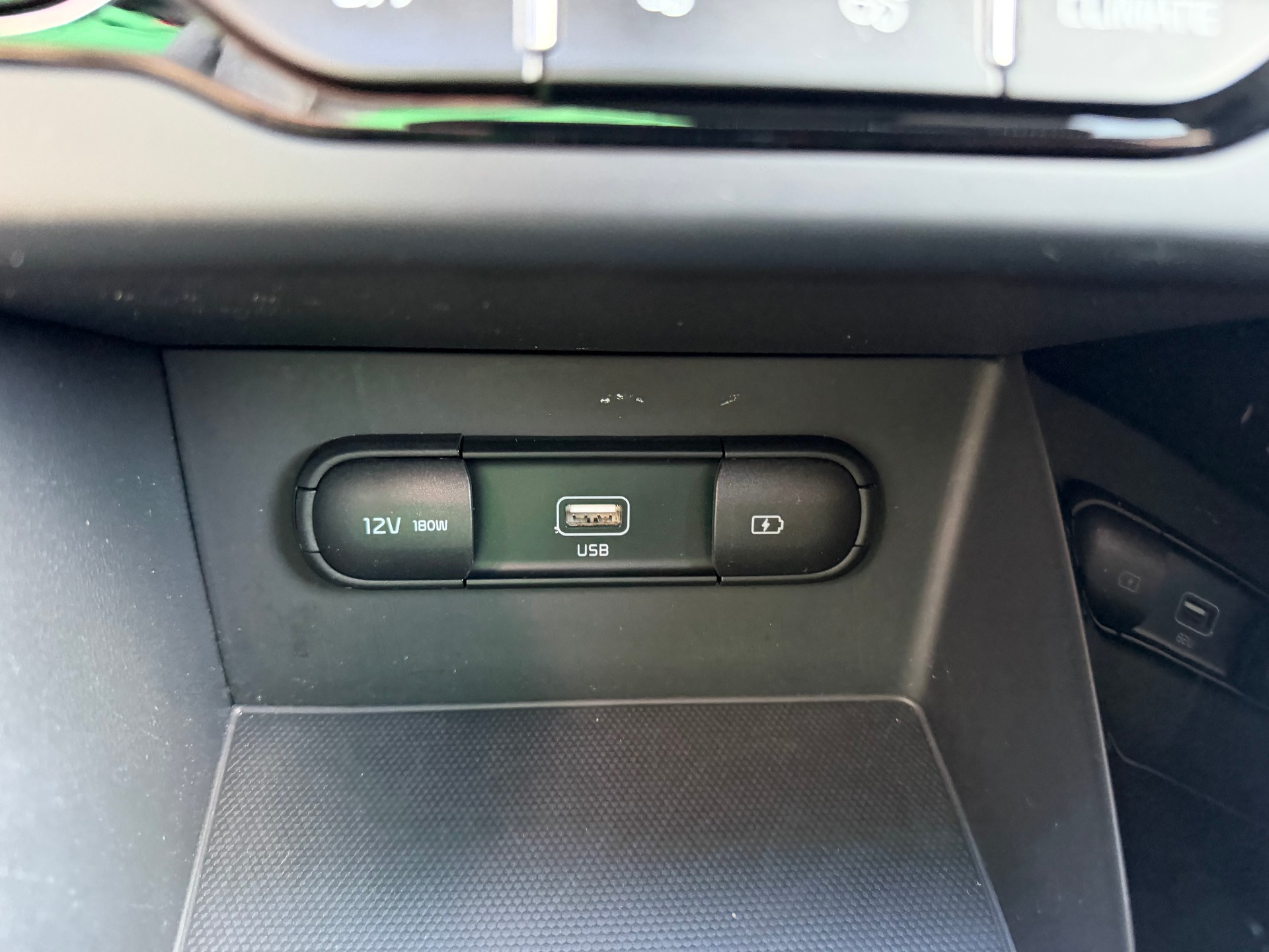 KIA Niro 1.6GDi Plug-in Hybrid Power DCT VÉHICULE SOIGNÉ-image-50