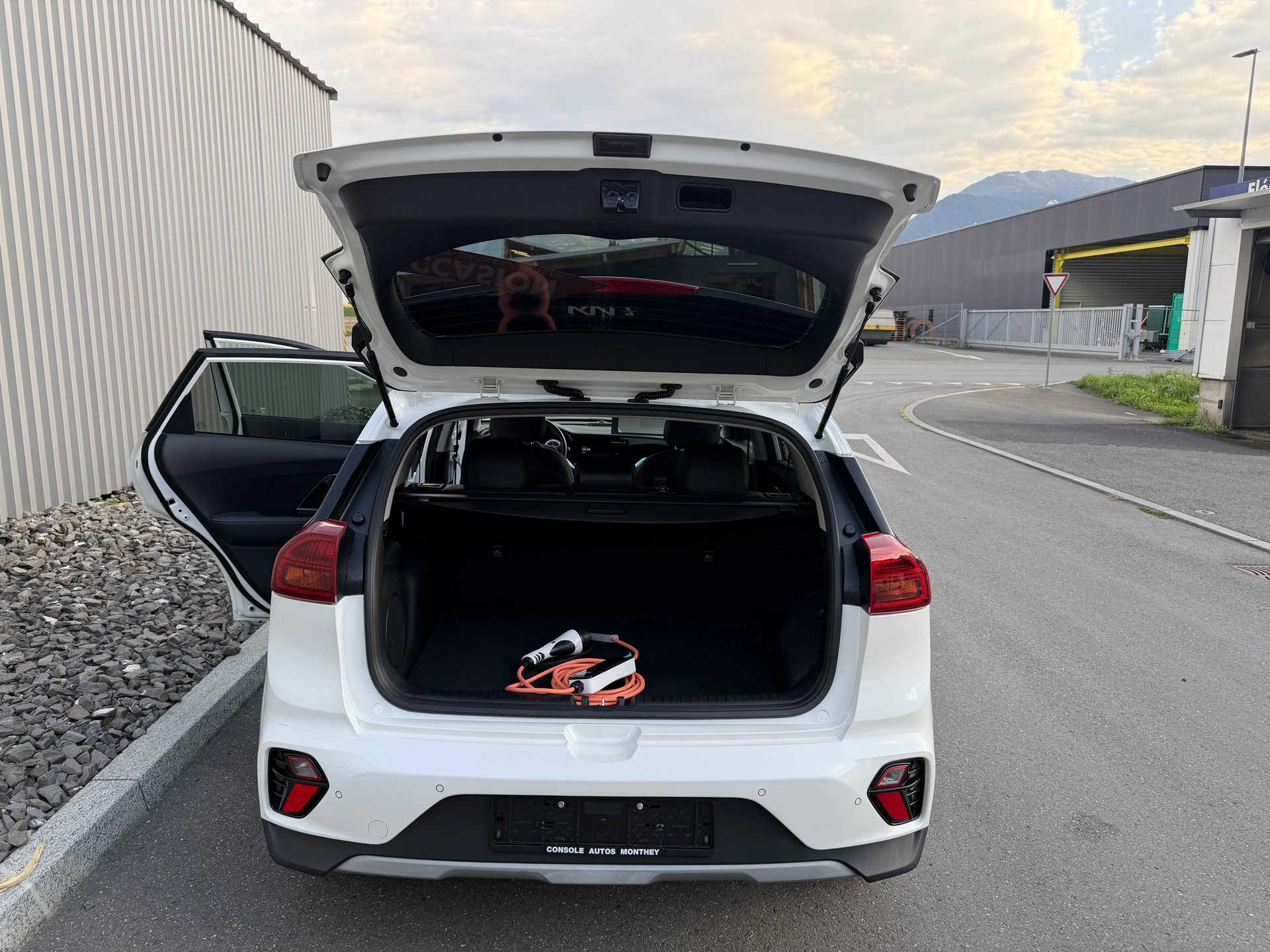 KIA Niro 1.6GDi Plug-in Hybrid Power DCT VÉHICULE SOIGNÉ-image-36