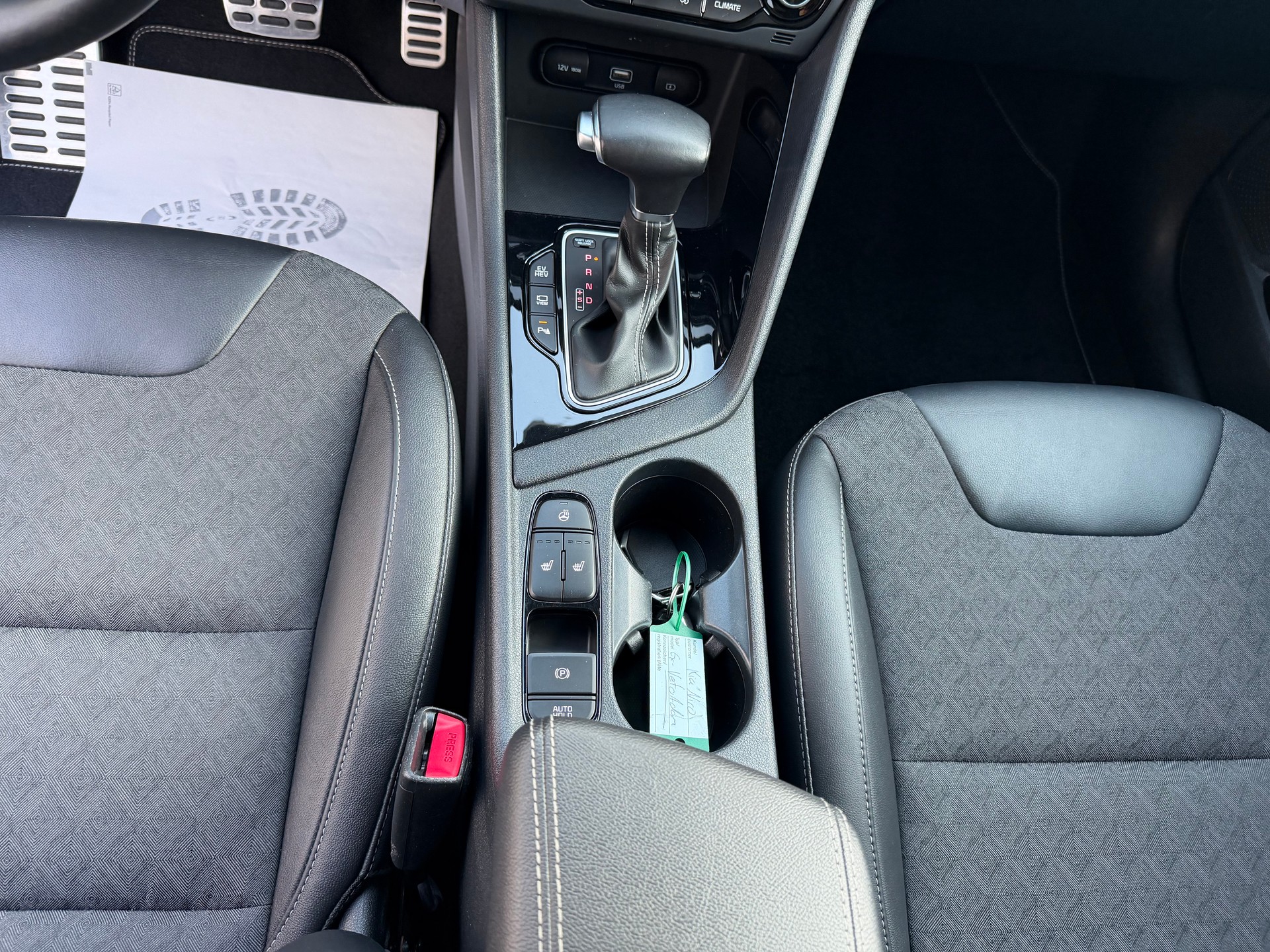 KIA Niro 1.6GDi Plug-in Hybrid Power DCT VÉHICULE SOIGNÉ-image-22
