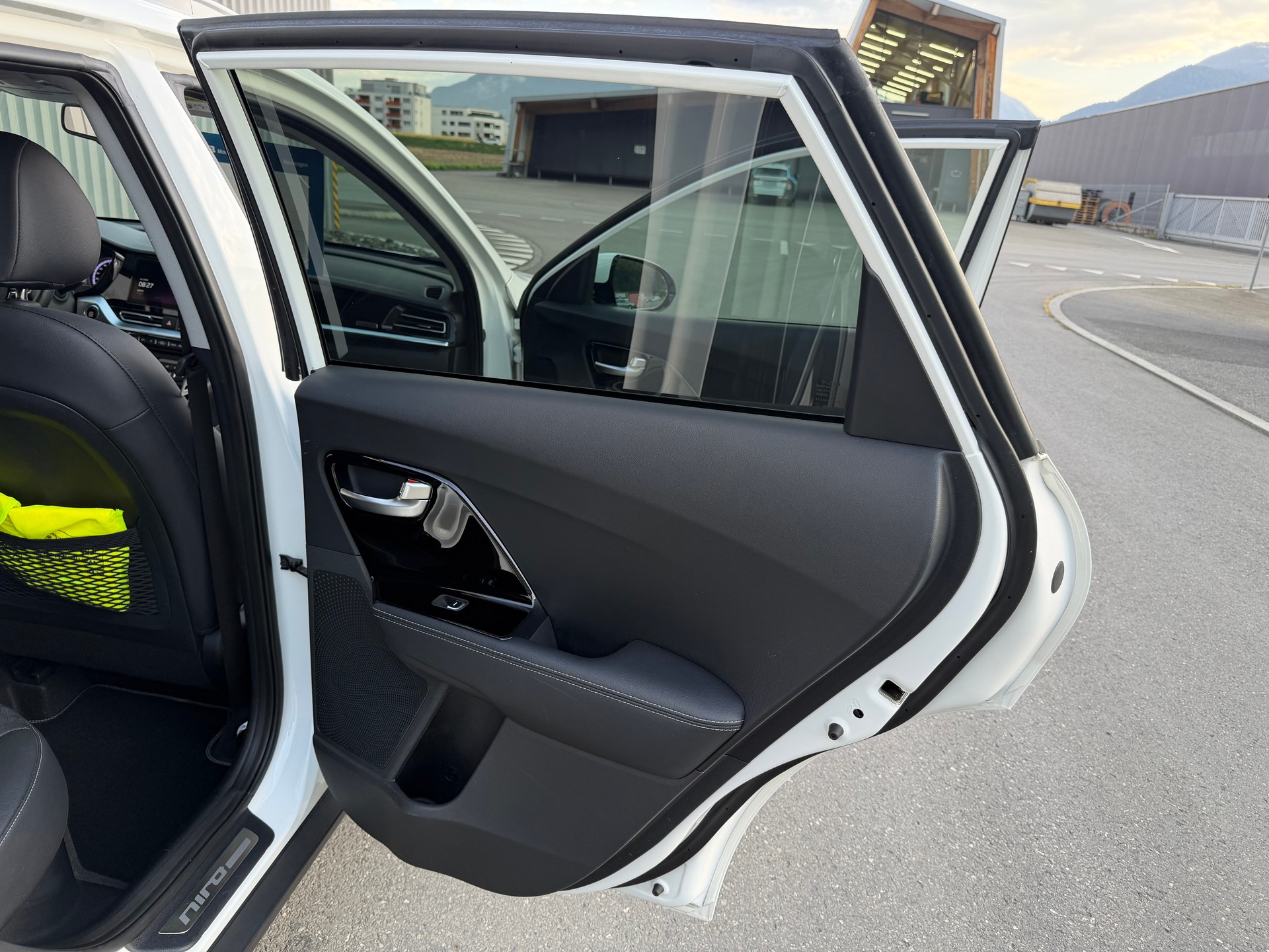 KIA Niro 1.6GDi Plug-in Hybrid Power DCT VÉHICULE SOIGNÉ-image-32