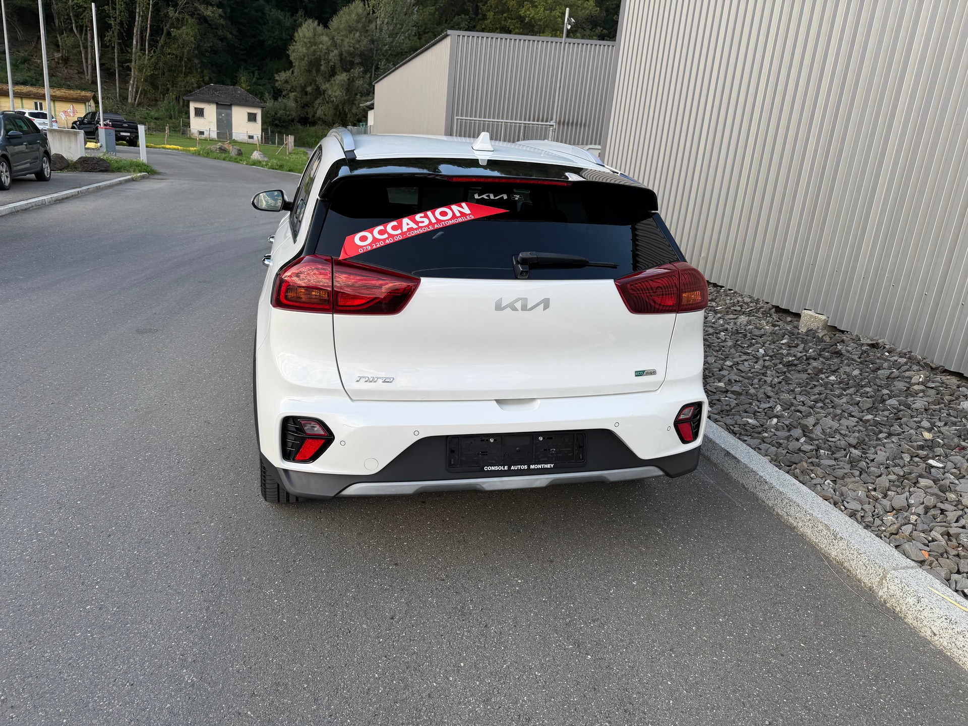 KIA Niro 1.6GDi Plug-in Hybrid Power DCT VÉHICULE SOIGNÉ-showroom-element-3