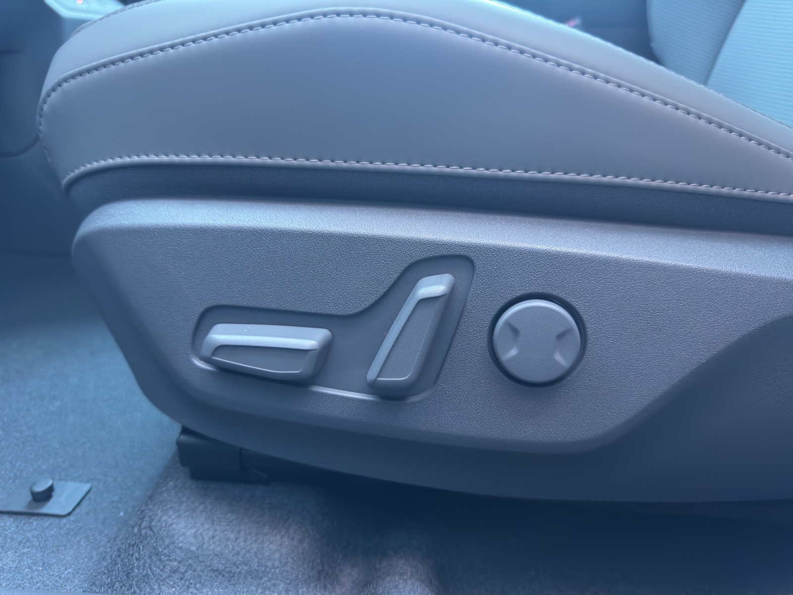 KIA EV3 81 kWh Earth+-image-11