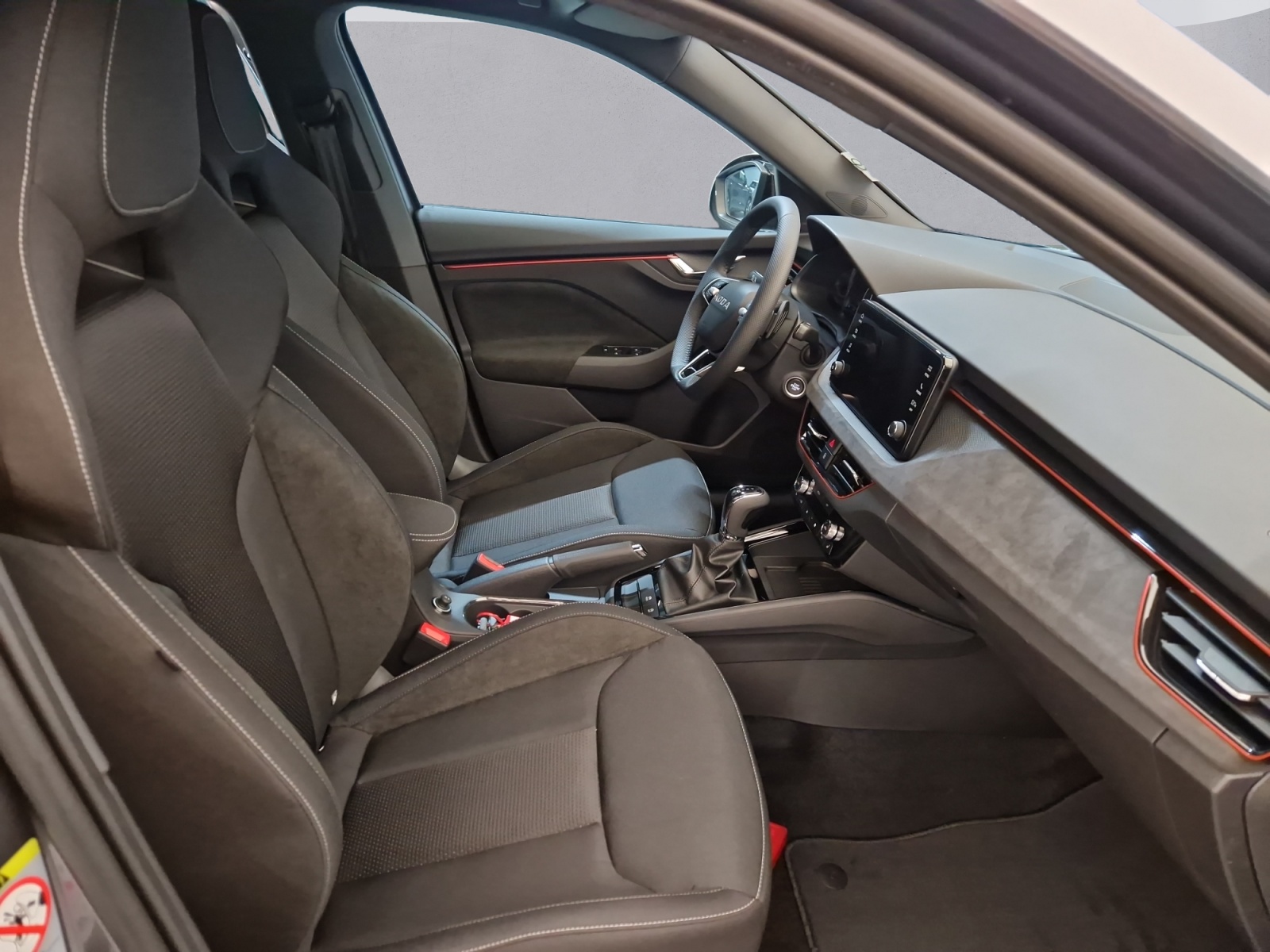 SKODA Kamiq 1.5 TSI Dynamic DSG-image-10