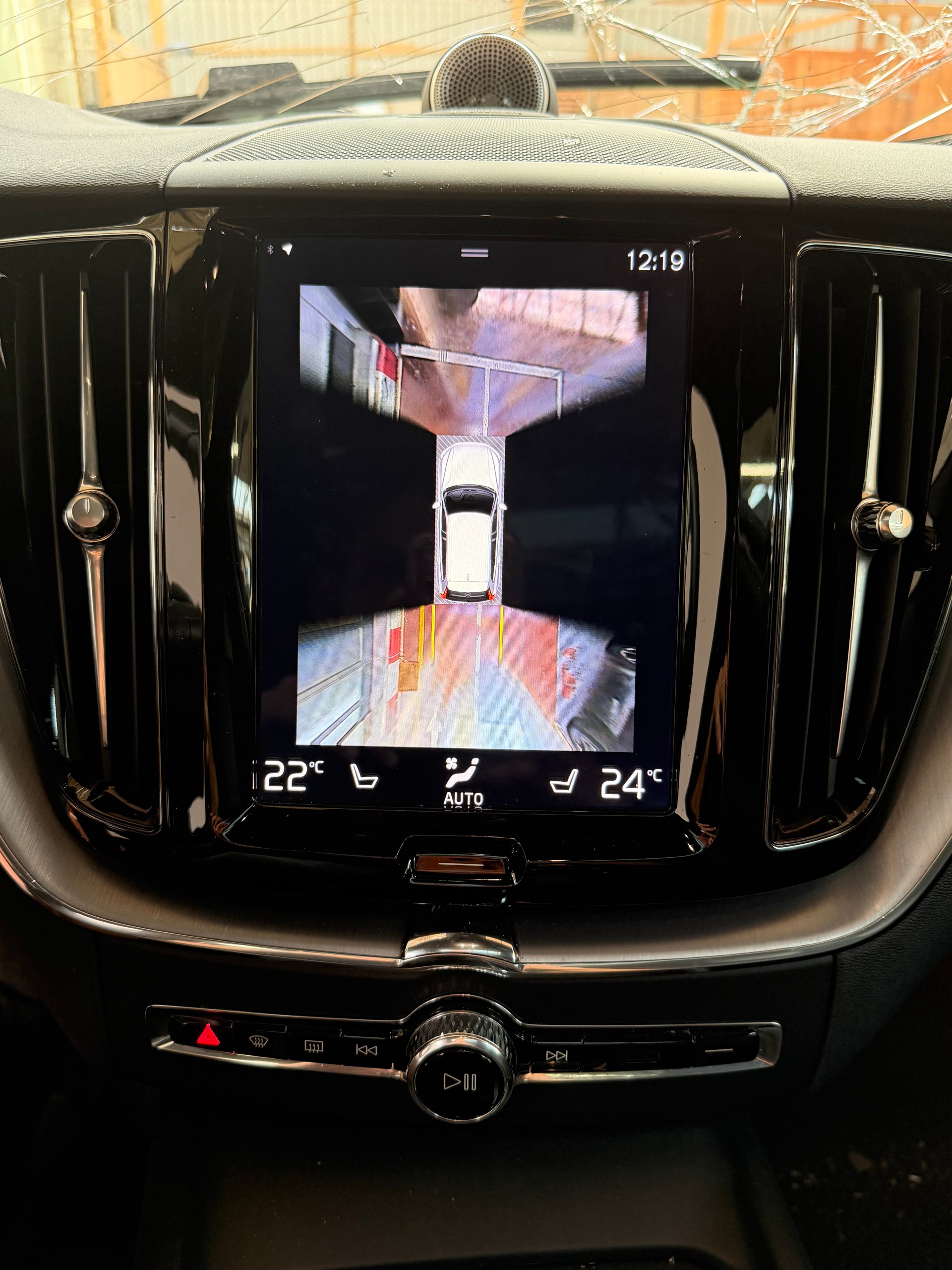 VOLVO XC60 T5 AWD Momentum Geartronic-image-14