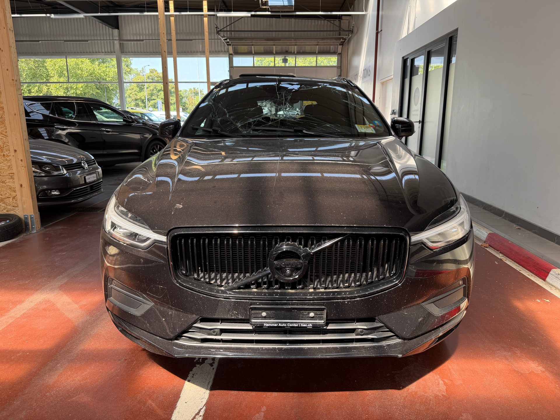 VOLVO XC60 T5 AWD Momentum Geartronic-showroom-element-1
