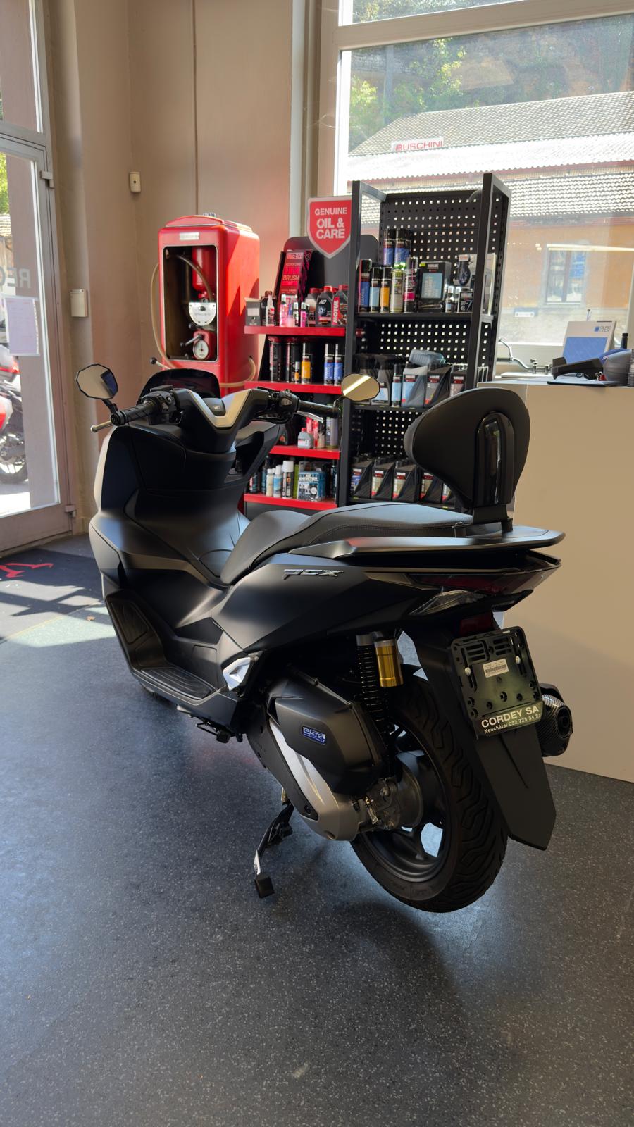 HONDA PCX 125 DX TFT. connectivity-image-3