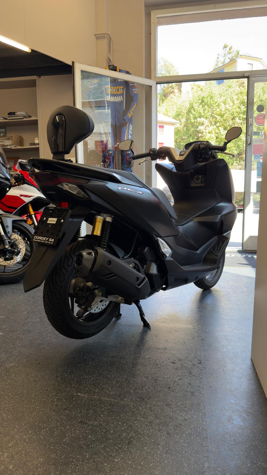 HONDA PCX 125 DX TFT. connectivity-image-2