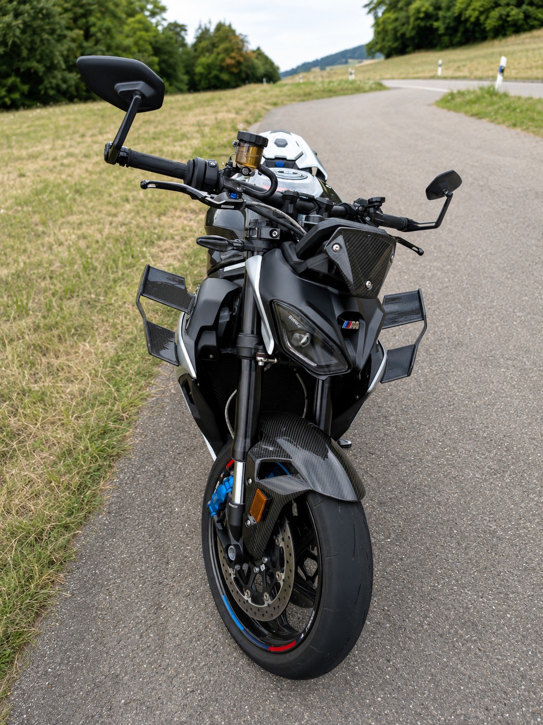 BMW M 1000 R Competition-image-3