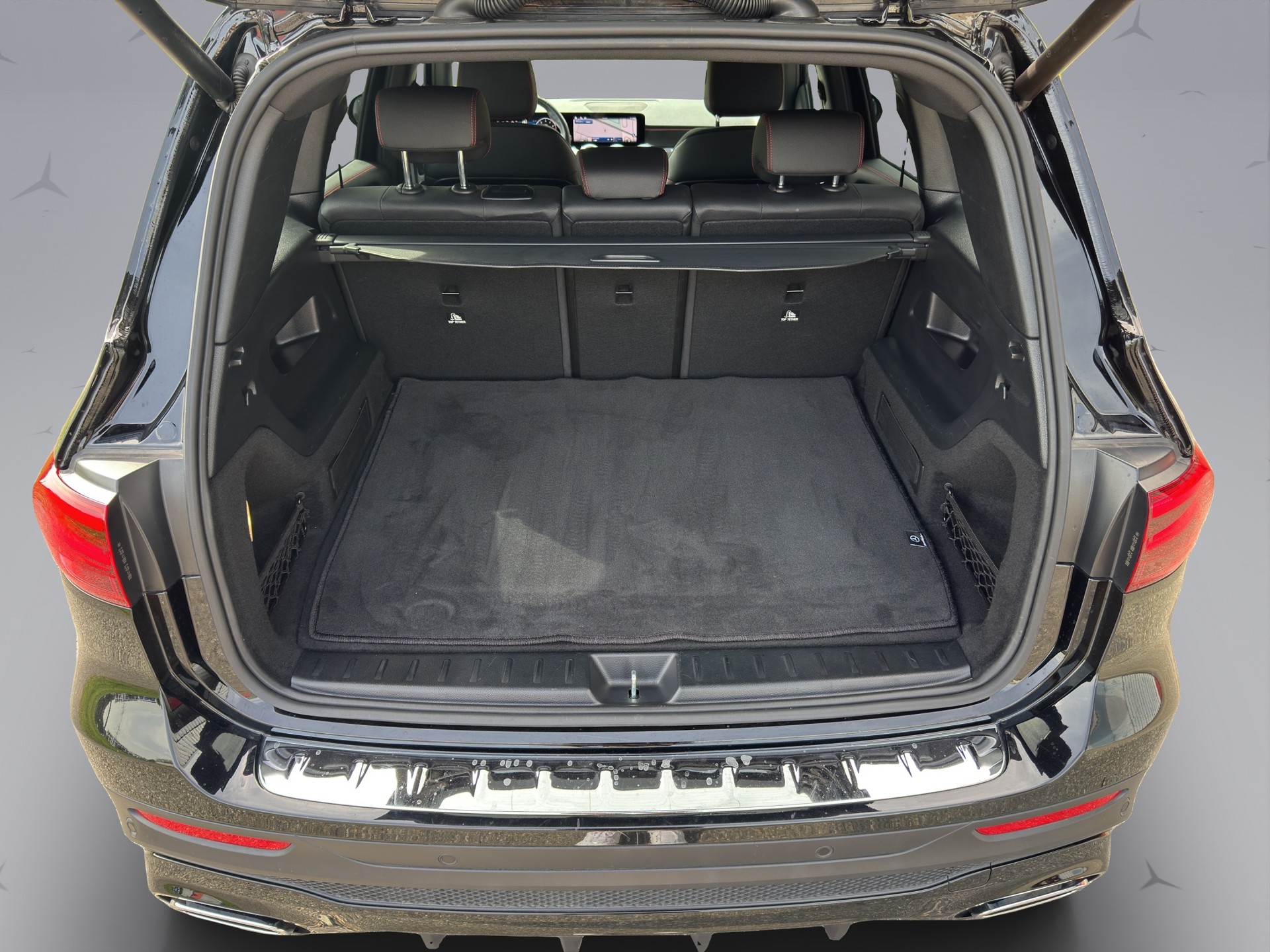 MERCEDES-BENZ GLB 200-image-9