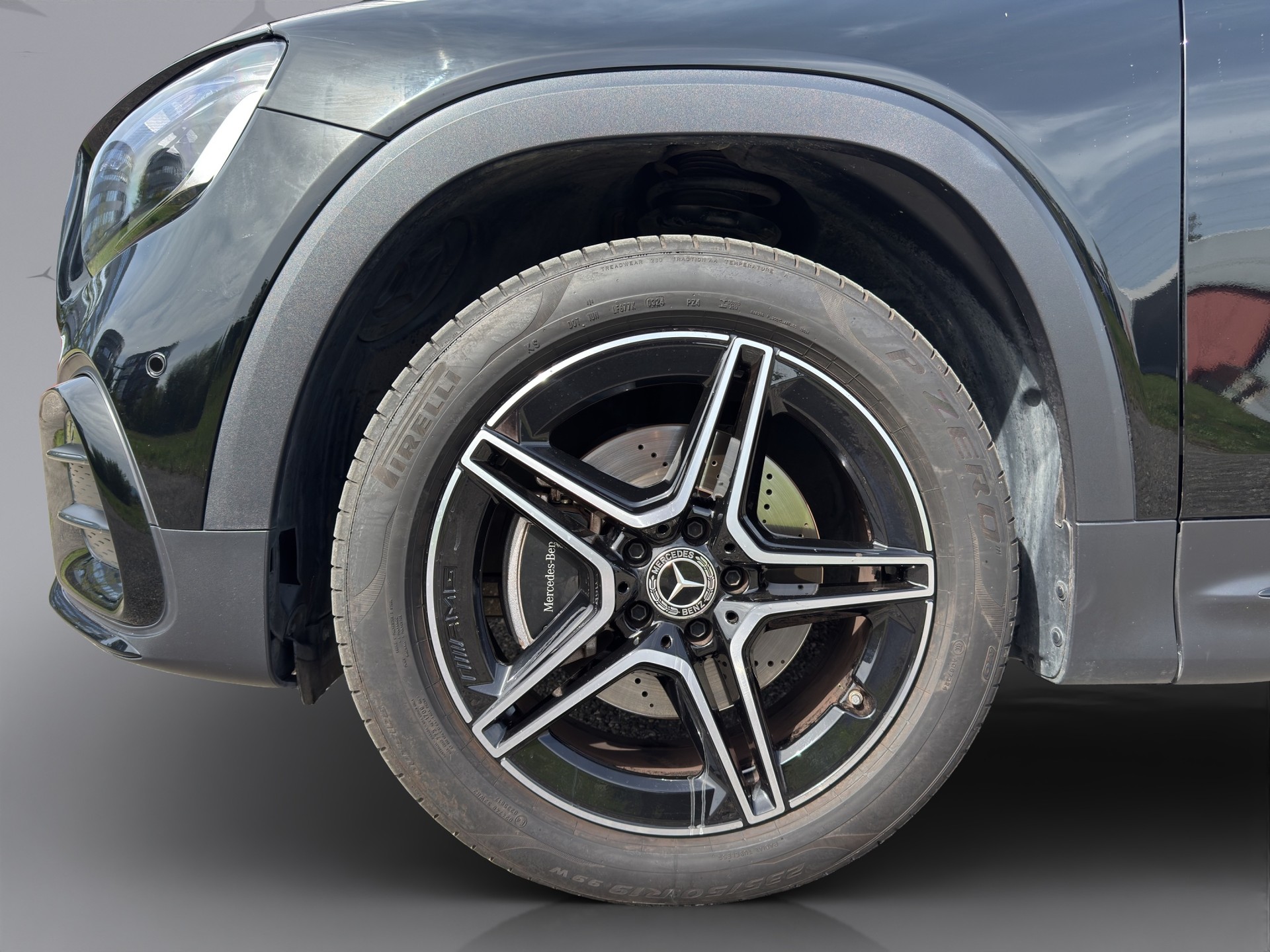 MERCEDES-BENZ GLB 200-showroom-element-1