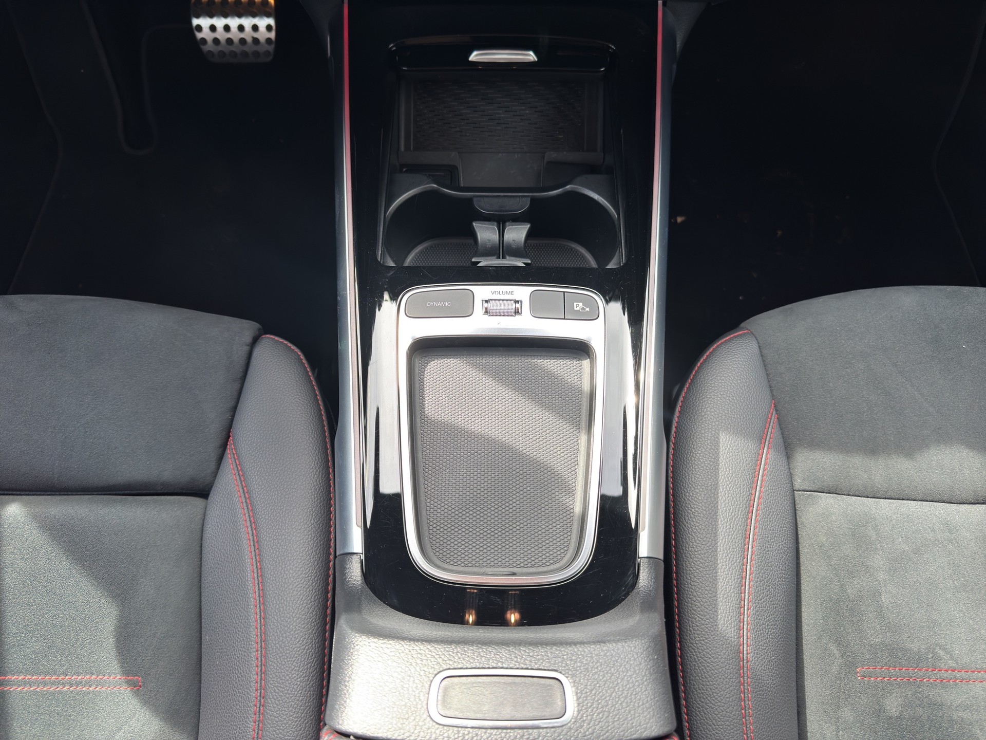 MERCEDES-BENZ GLB 200-image-15