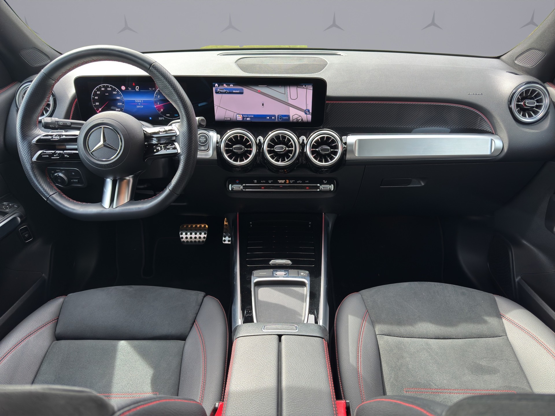 MERCEDES-BENZ GLB 200-image-14