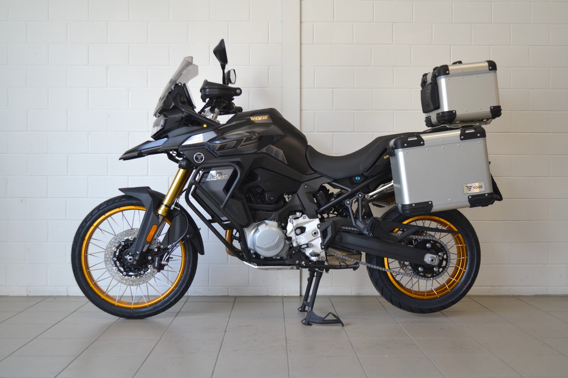 VOGE 900 DSX-image-2