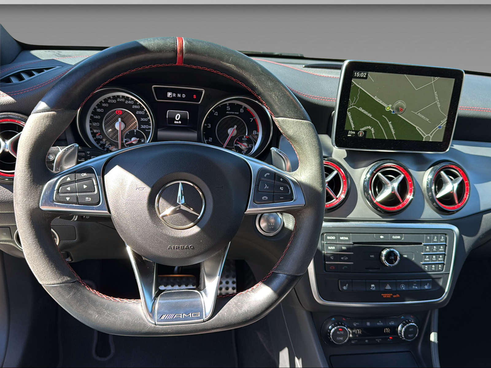 MERCEDES-BENZ CLA 45 AMG 4m Shooting Brake-image-16
