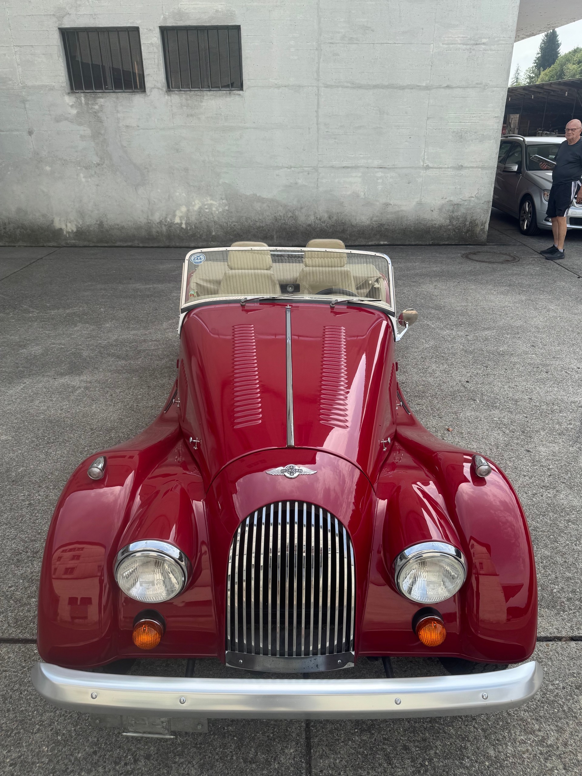 MORGAN-showroom-element-2