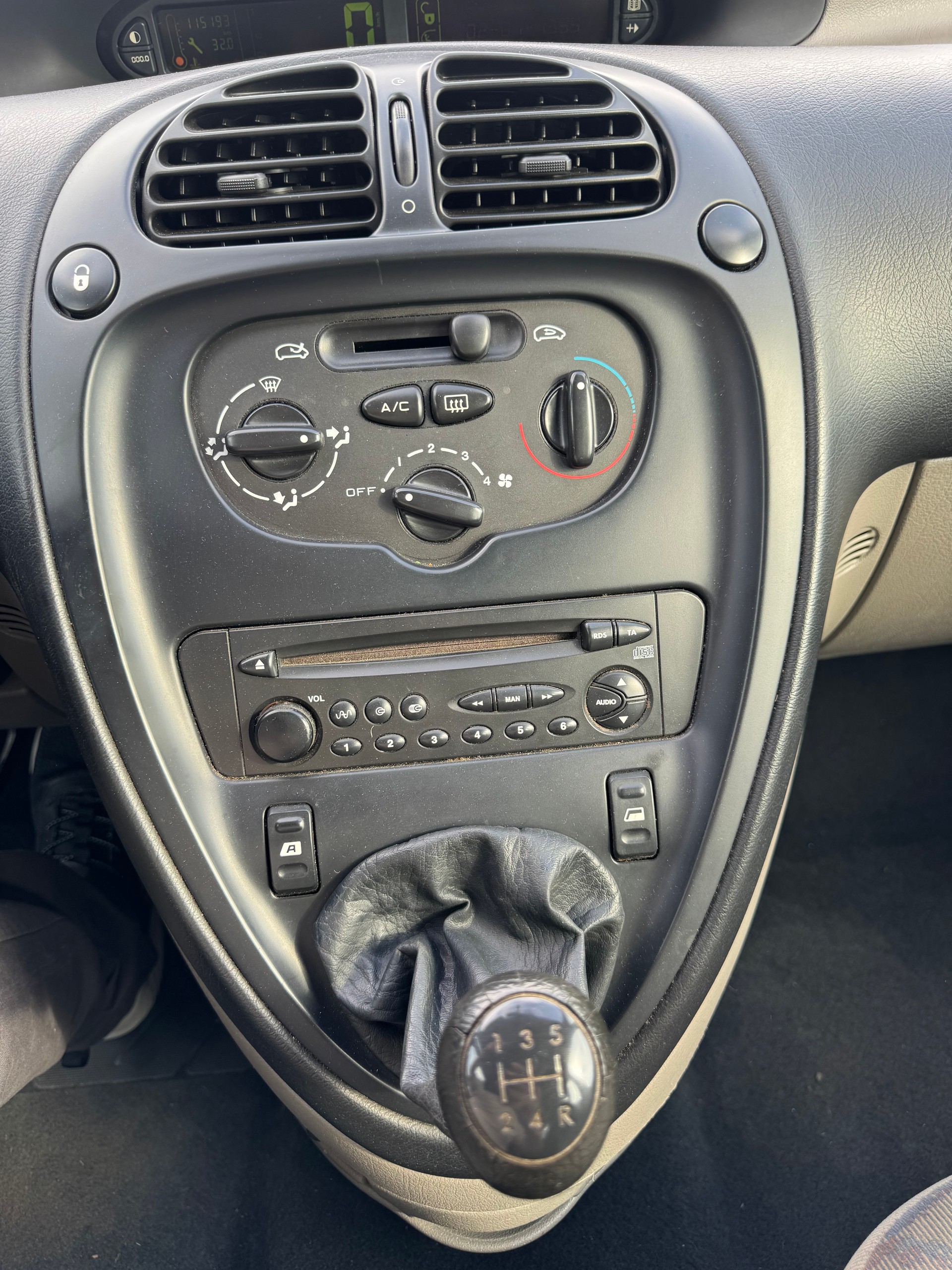 CITROEN Xsara Picasso 1.8i 16V X-image-9
